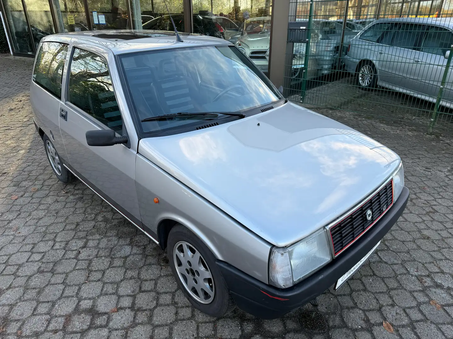 Lancia Y 10 i.e. GT *nur 95 TKM*HU neu*18 Jahre letzte Hand Grau - 1