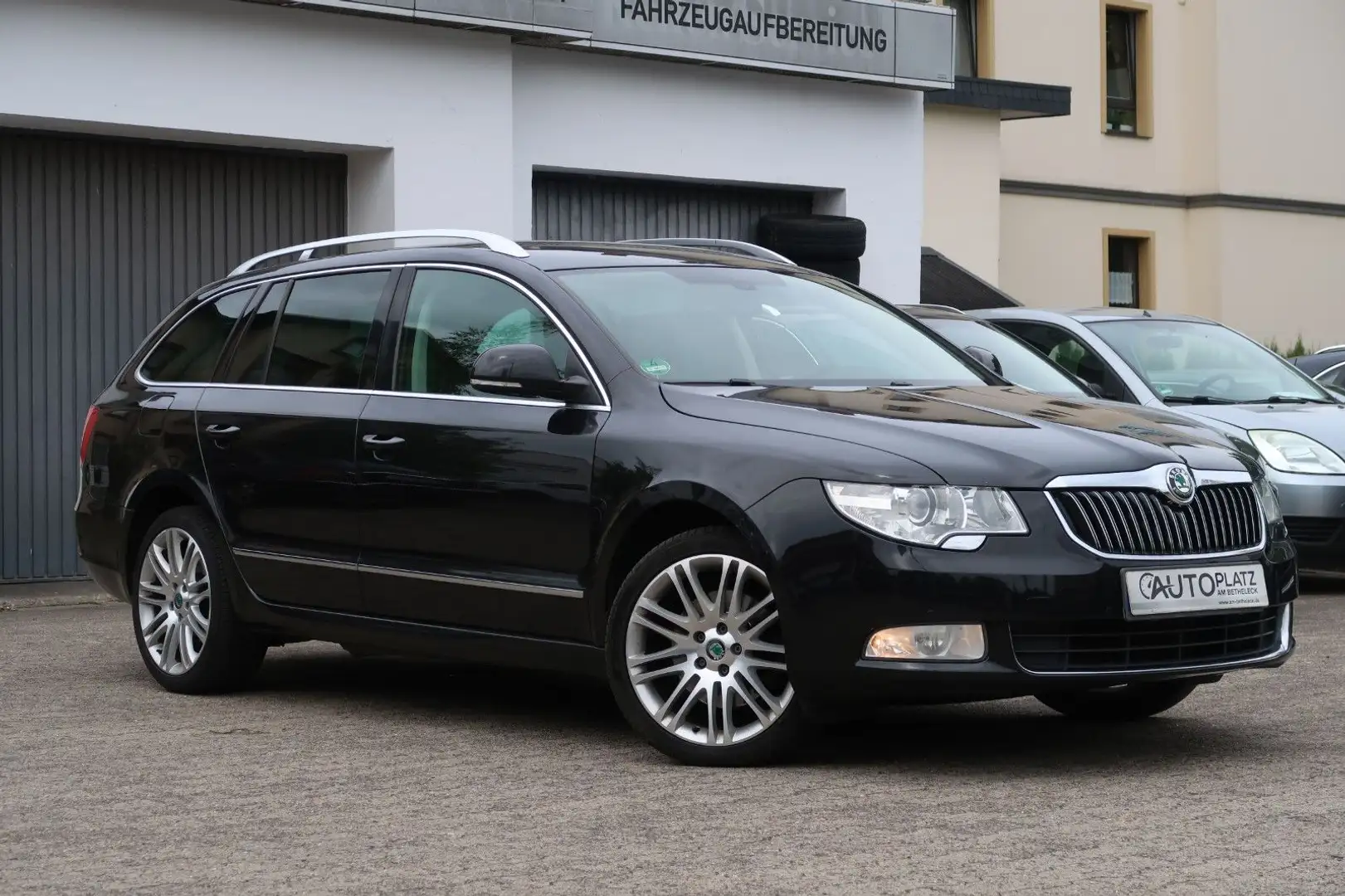 Skoda Superb 2.0TDI Combi Elegance *AUTOM. *LEDER *ALU Zwart - 1