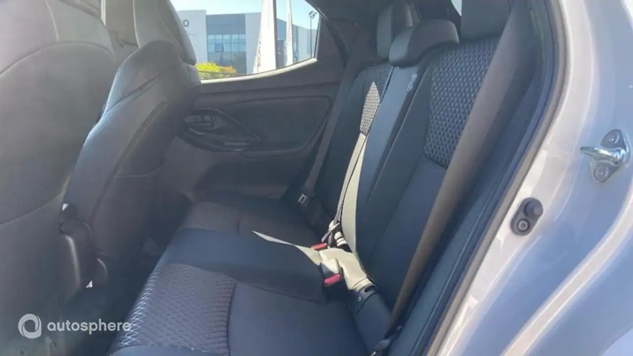 Toyota Yaris Yaris — photo 13