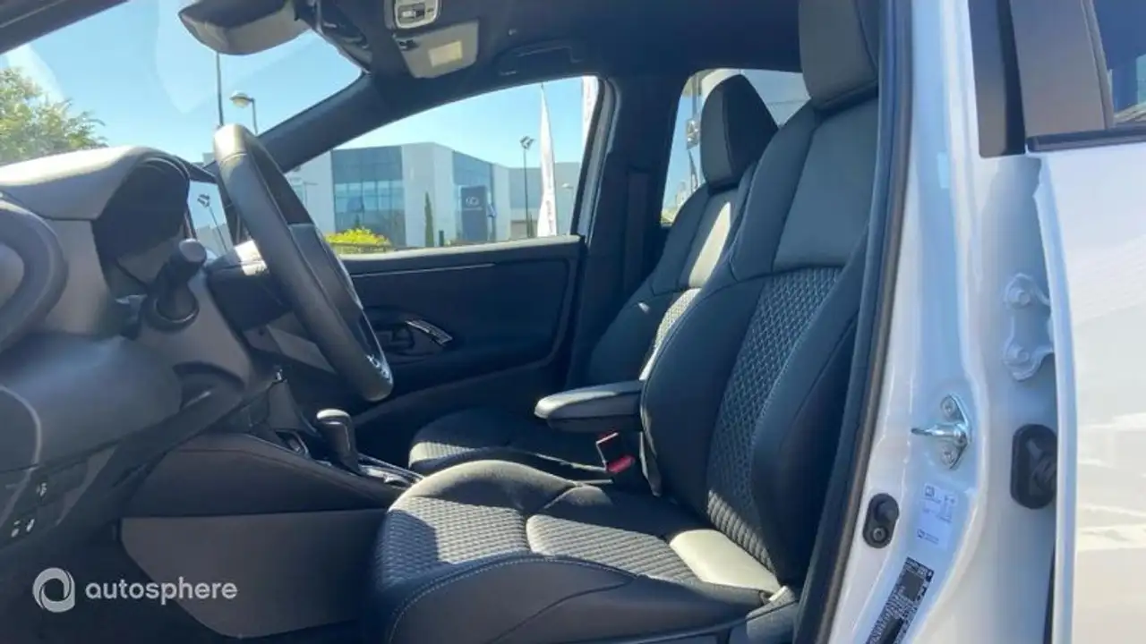 Toyota Yaris Yaris — photo 12