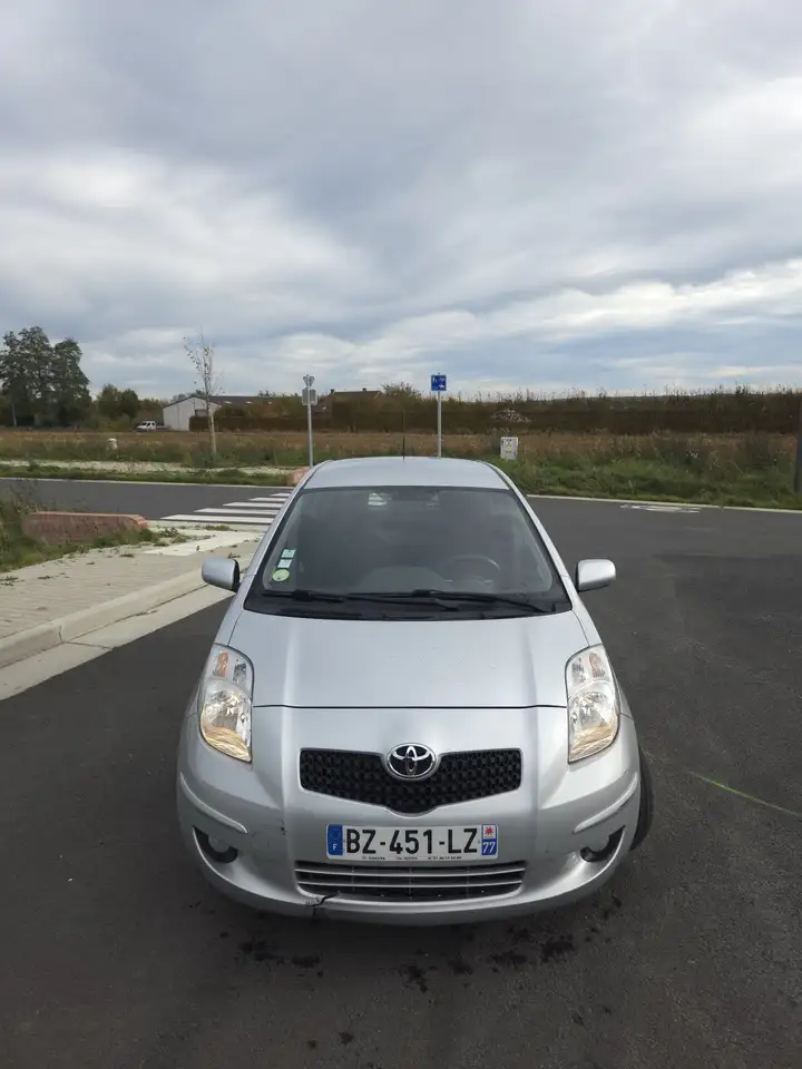 Toyota Yaris 1.3i VVT-i 16v Luna MMT