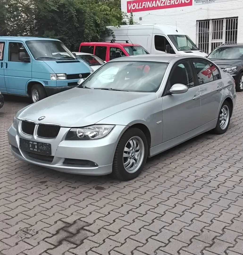 BMW 320 Baureihe 3 Lim. 320i. Neuer Tüv Srebrny - 1