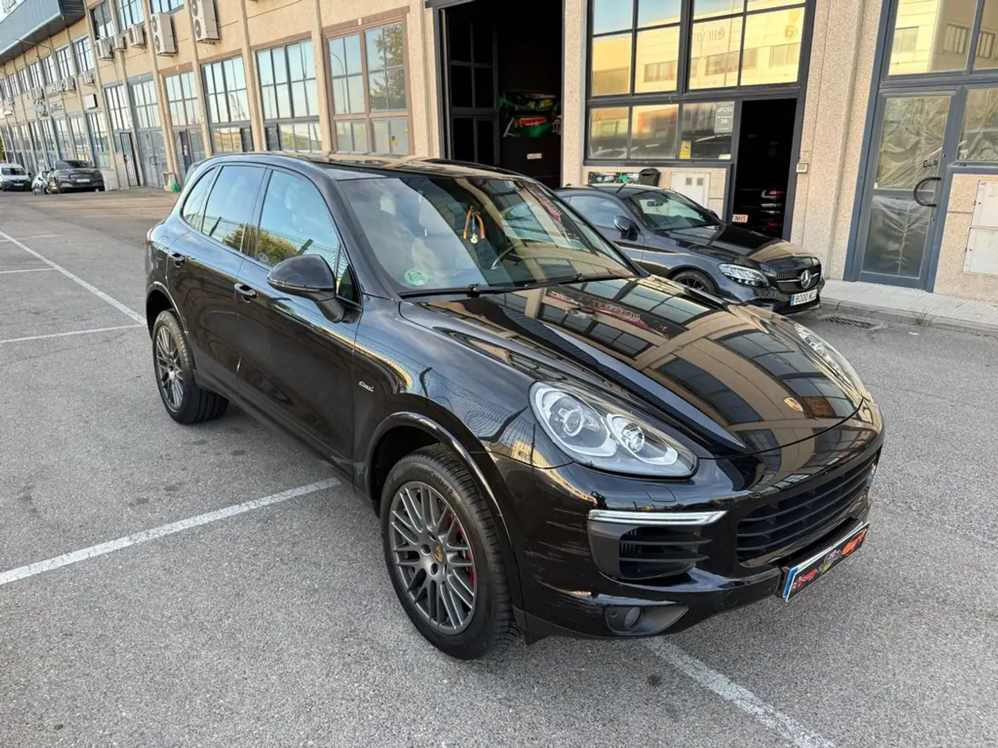 Porsche Cayenne Diesel Aut. Negro - 2