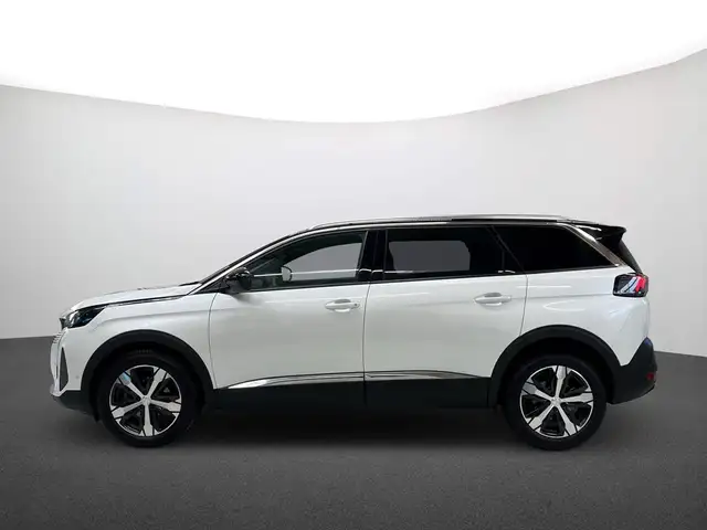 Peugeot 5008 view 4