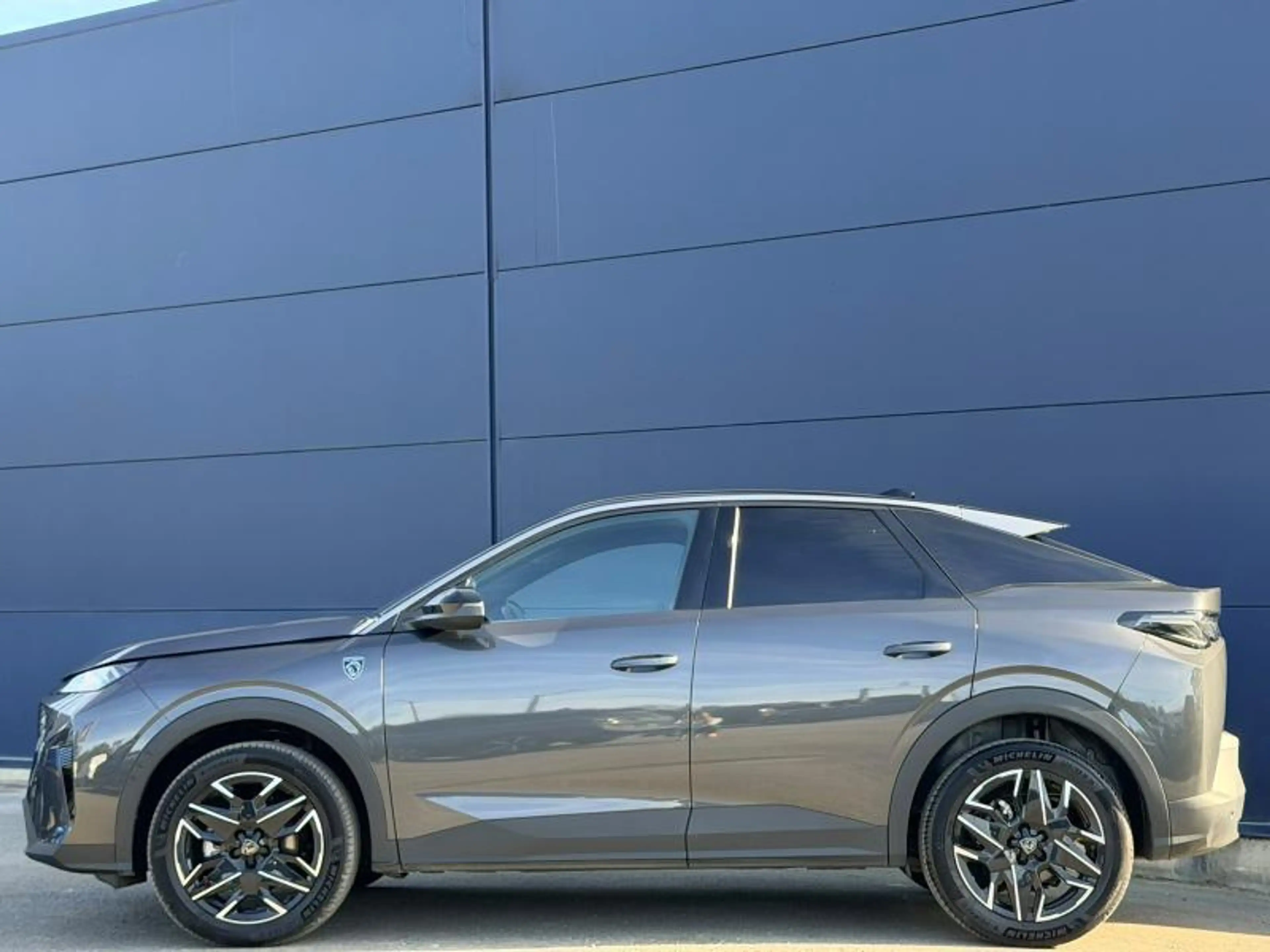 Peugeot 3008 GT / MHEV / E-DSC6 / 136ch — photo 4