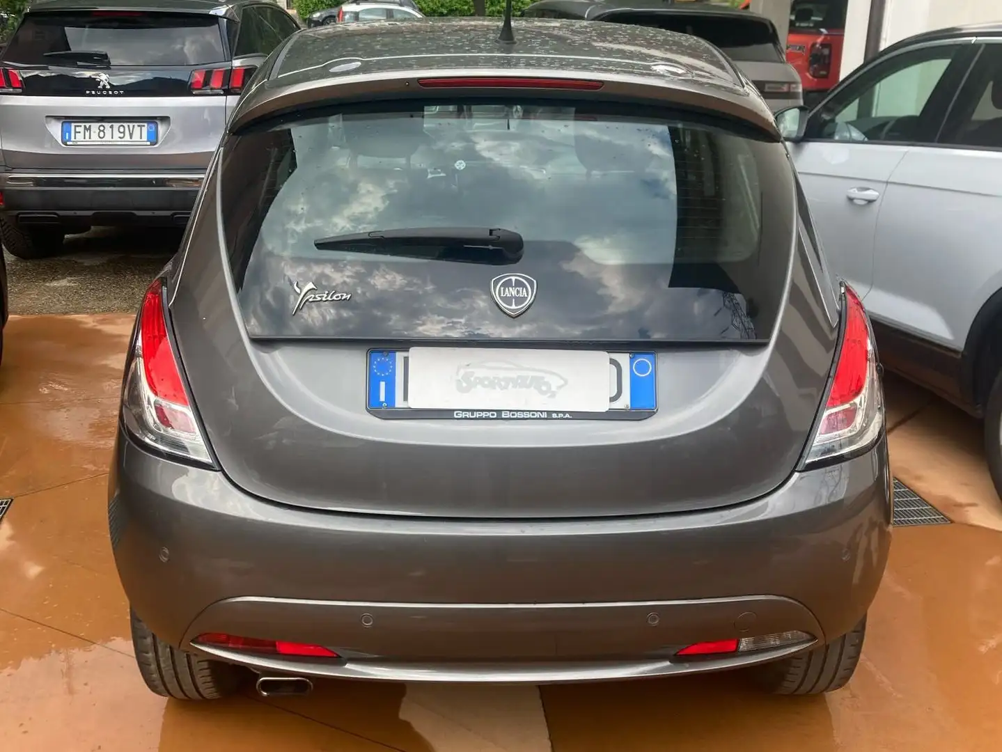 Lancia Ypsilon Ypsilon 1.2 Platinum s Gris - 2