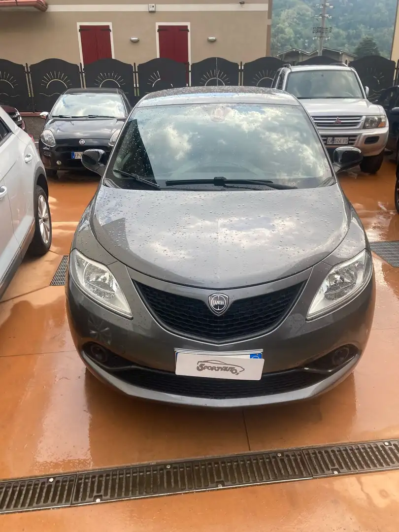 Lancia Ypsilon Ypsilon 1.2 Platinum s Gris - 1