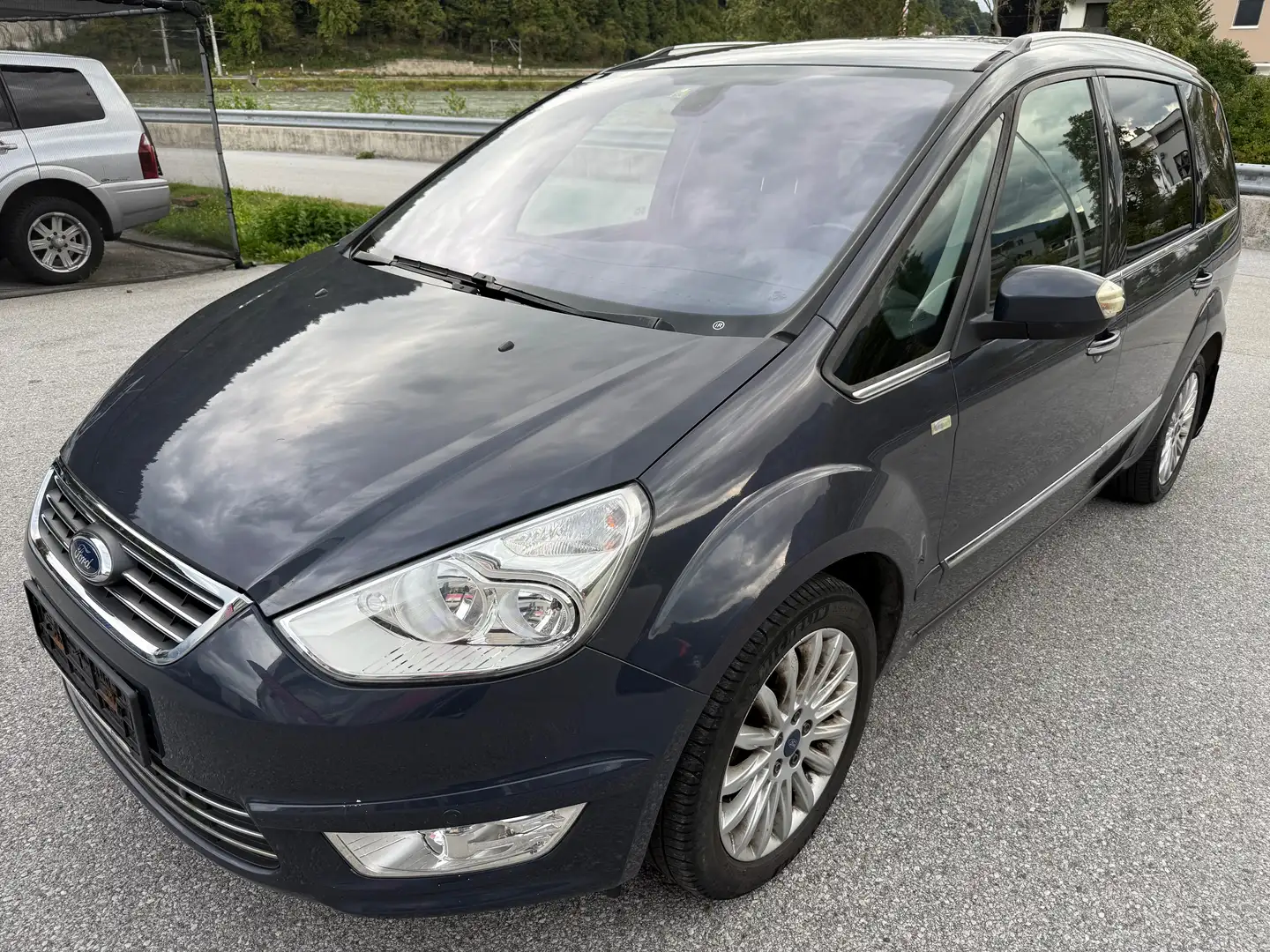 Ford Galaxy Titanium Grau - 1