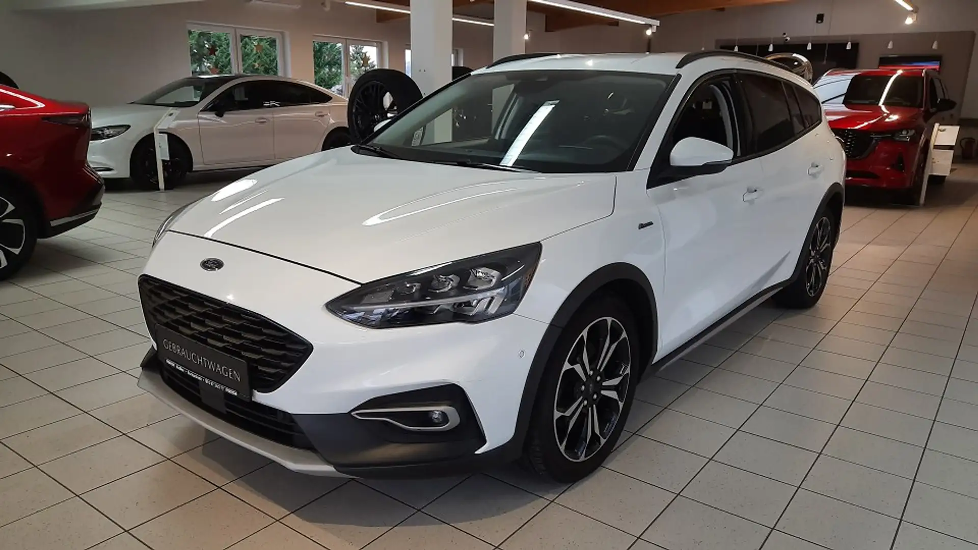 Ford Focus Turnier 1.5 EcoBoost Active Weiß - 1