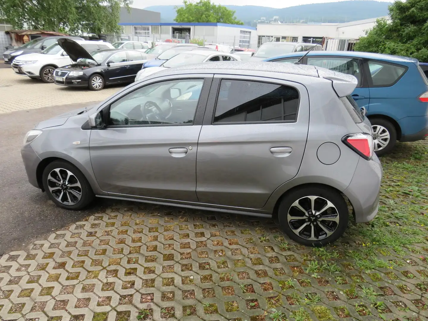Mitsubishi Space Star Select+ Automatik Grau - 2