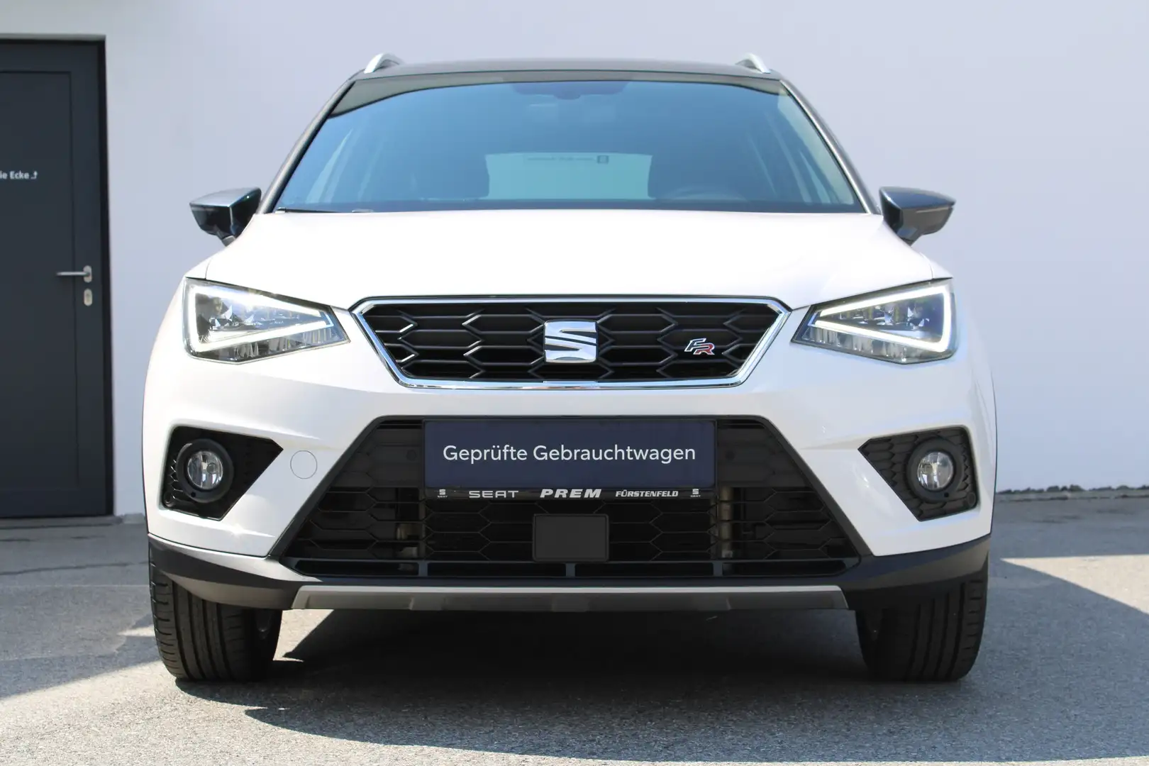 SEAT Arona FR 1.0 TSI 95 PS mit vielen Extras / 1. Besitz Weiß - 1