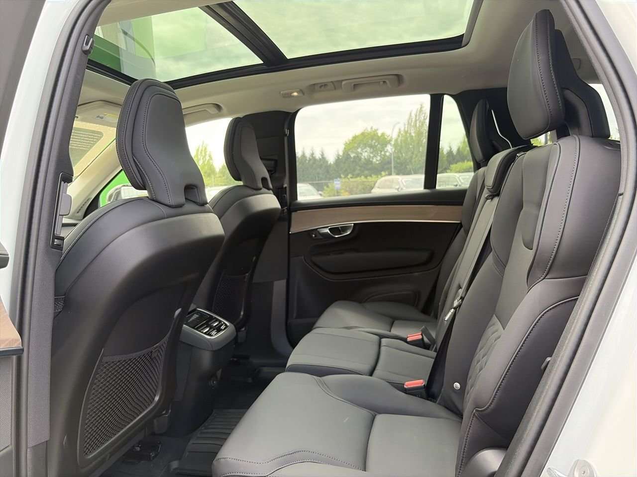 2026 Volvo XC90 Plus Dark Theme Incoming Unit ETA end of April | H thumb 30