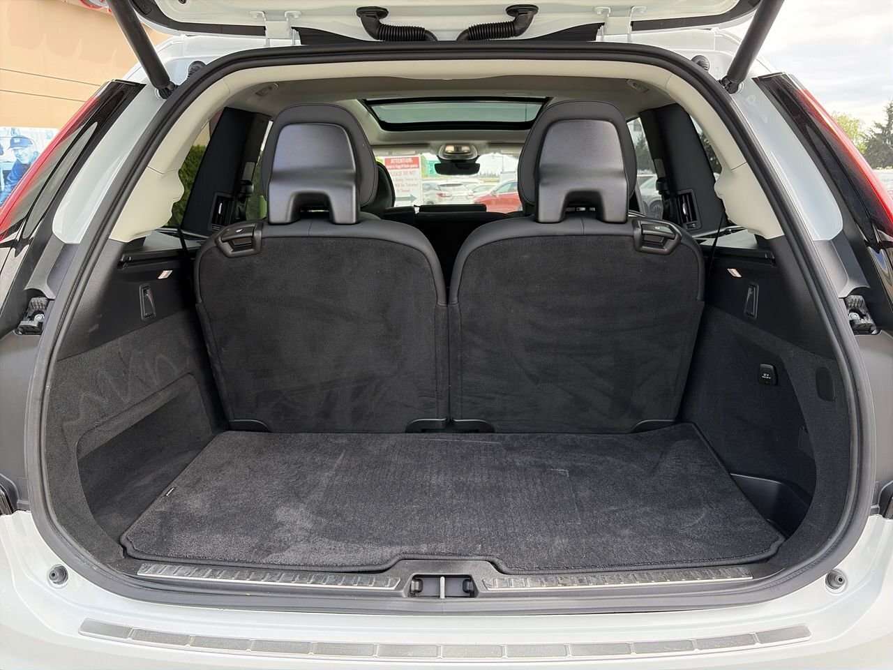 2026 Volvo XC90 Plus Dark Theme Incoming Unit ETA end of April | H thumb 32