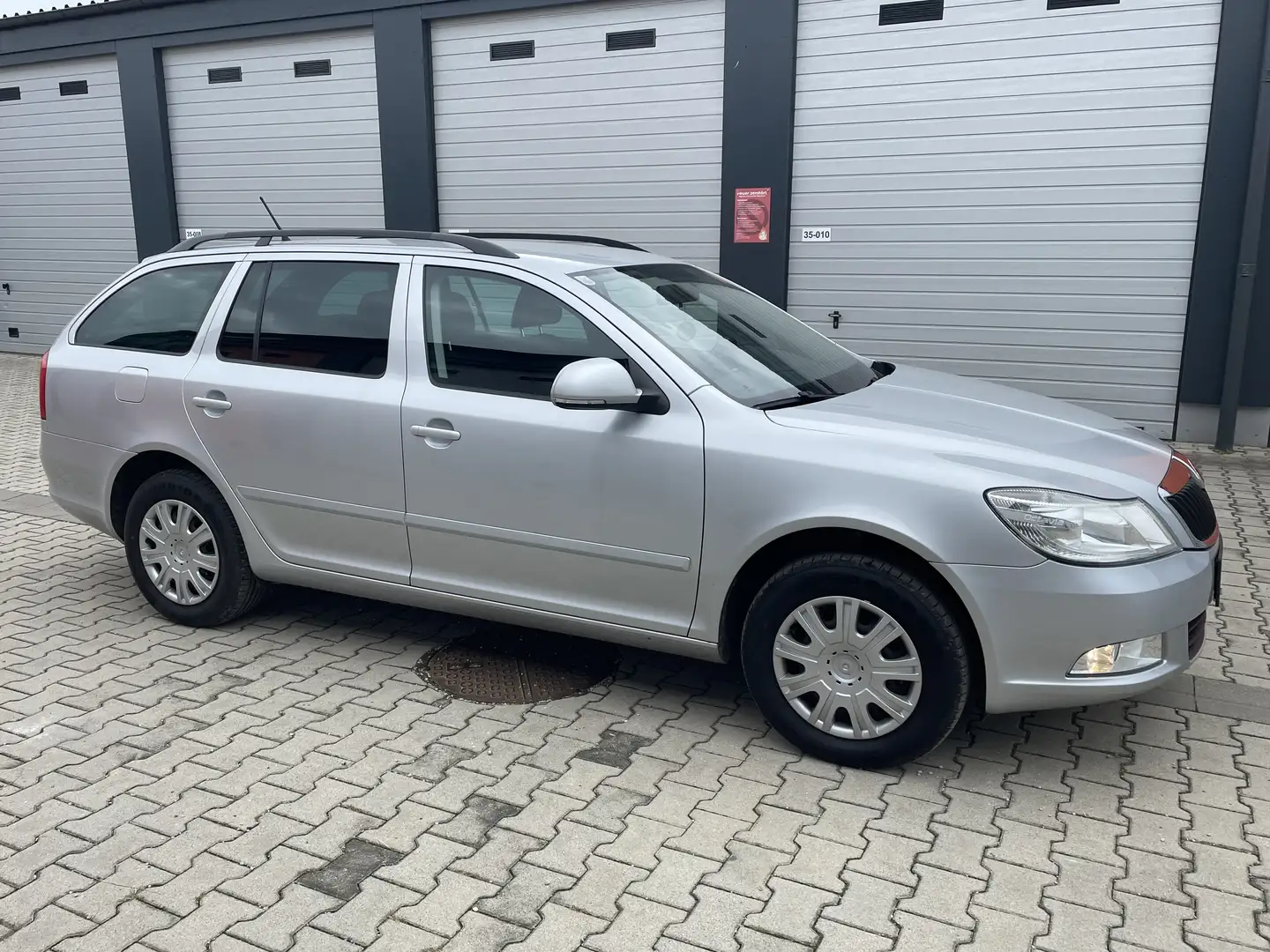 Skoda Octavia Ambiente Grau - 2