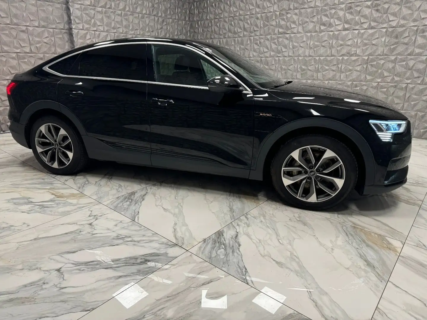 Audi e-tron SB 50 quattro 71kWh Business/ S-Line*VOLL Zwart - 2