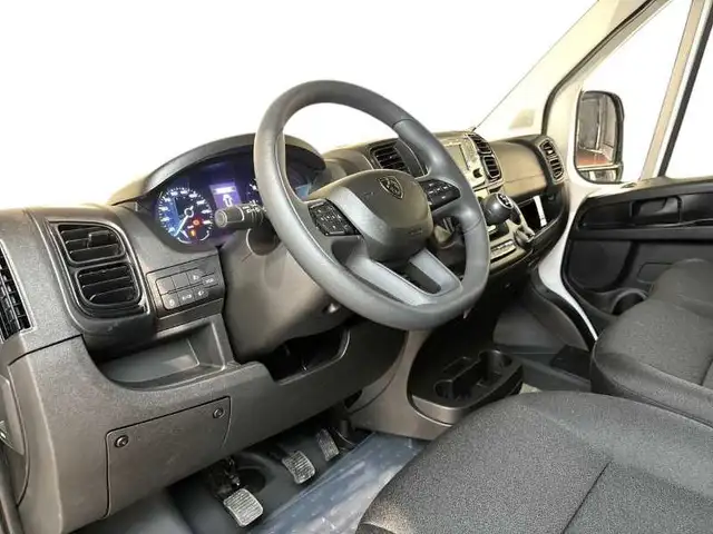 Peugeot Boxer view 11