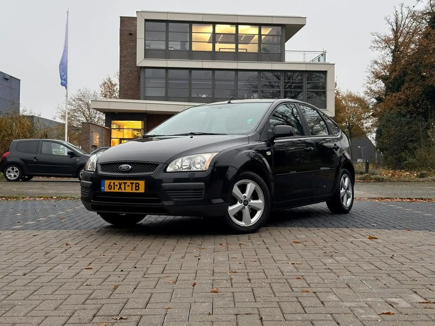 Ford Focus Focus 1.6-16V Trend Zwart - 1