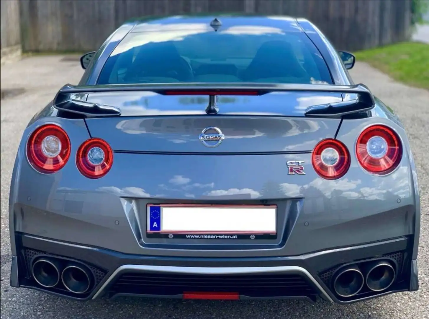 Nissan GT-R GT-R Prestige Edition Prestige Edition Grau - 2