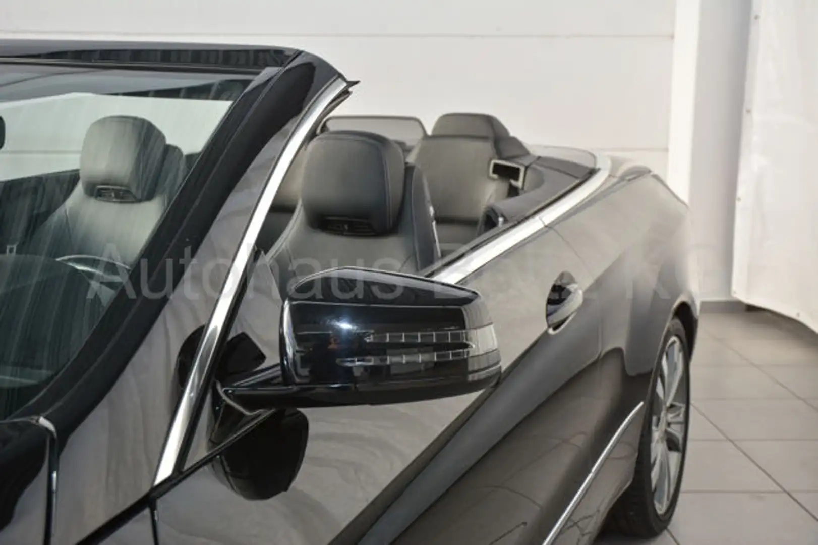 Mercedes-Benz E 250 Navi Klimaa. LED ILS Parkass. CDW Zwart - 2