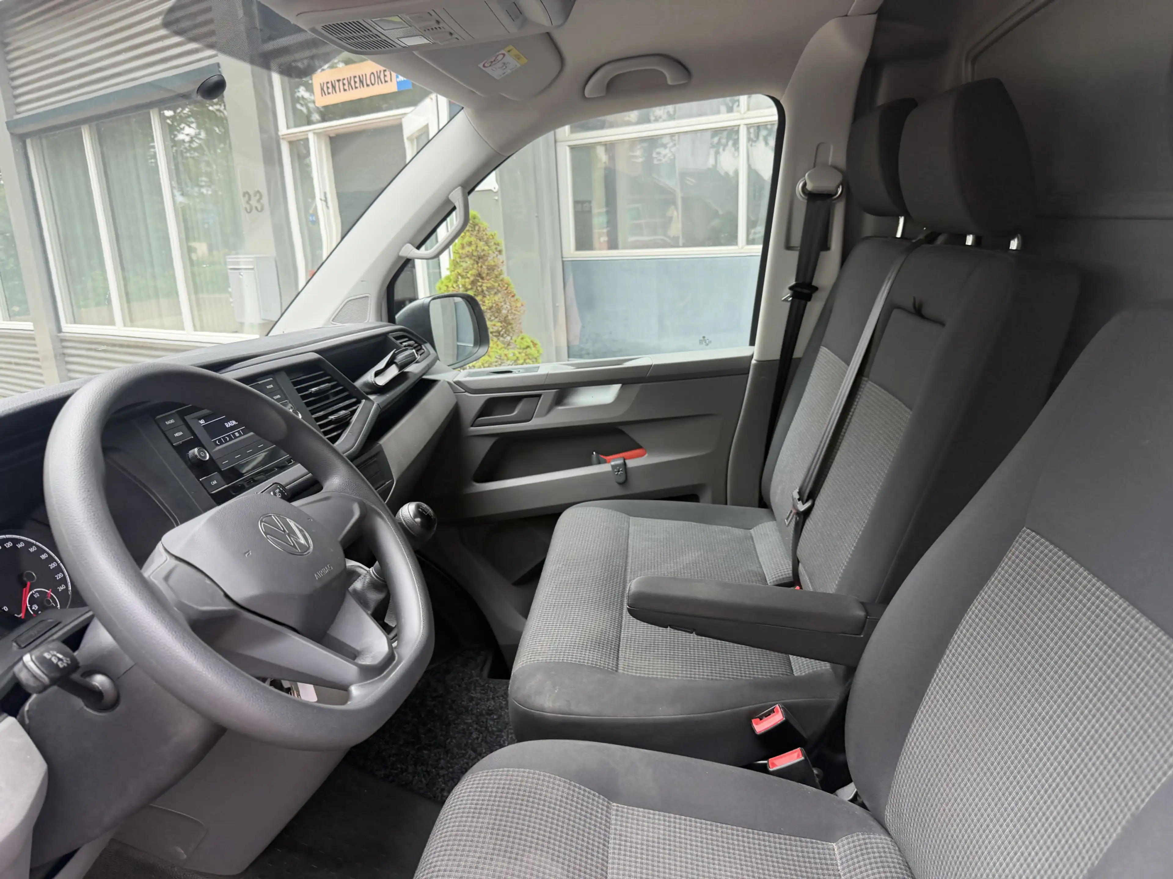 Volkswagen T6.1 Transporter 2.0 TDI L2H3 Bj 2023 Km 37.000 BPM VRIJ APK 07-202 — photo 7