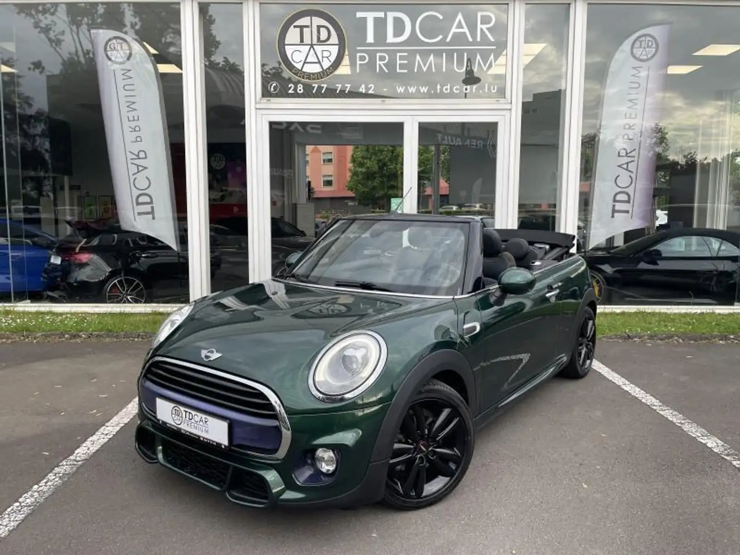 MINI Cooper Cabrio John Cooper Works Vert - 1