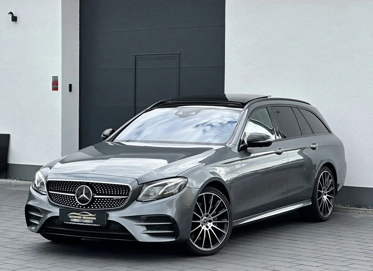 Mercedes-Benz E 43 AMG 43 AMG 4M*VOLL*DESIGNO*Widescreen*PANO*AHK*360° Grau - 1
