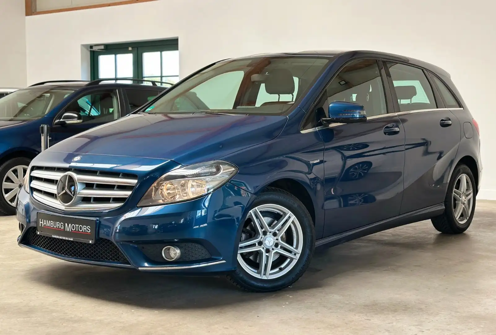 Mercedes-Benz B 180 CGI BlueEfficiency 7G-DCT NAVI/ASSISTENT+ Blau - 2