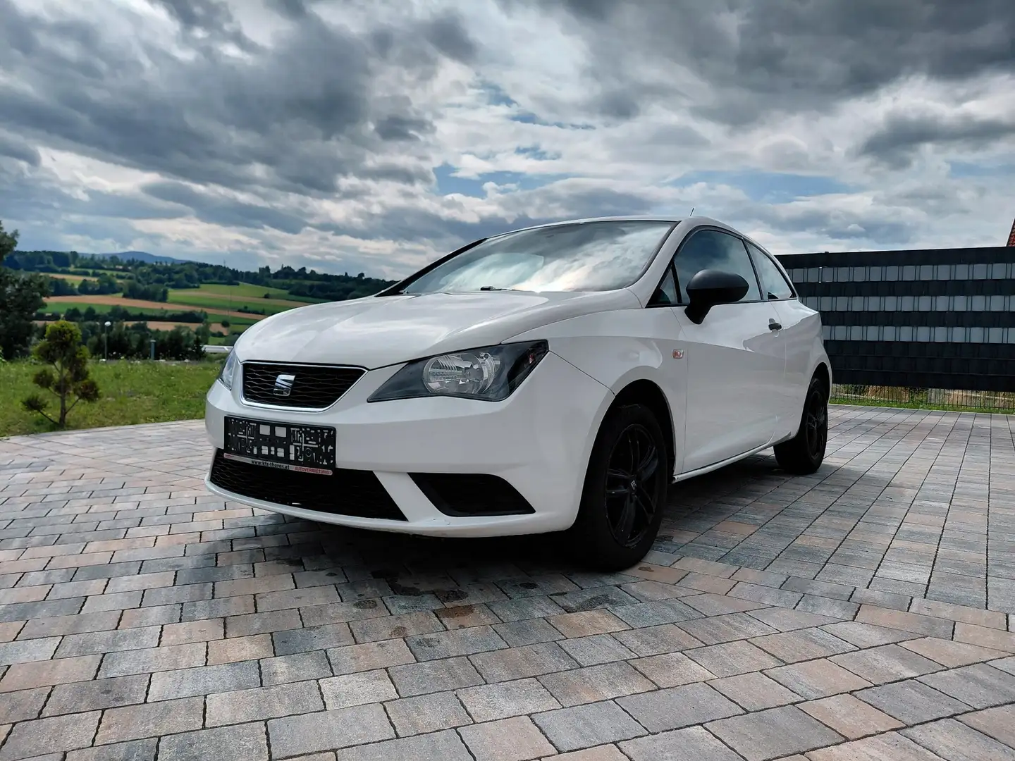SEAT Ibiza SportCoupé Chili 1,2 30 Jahre Edition Bílá - 1