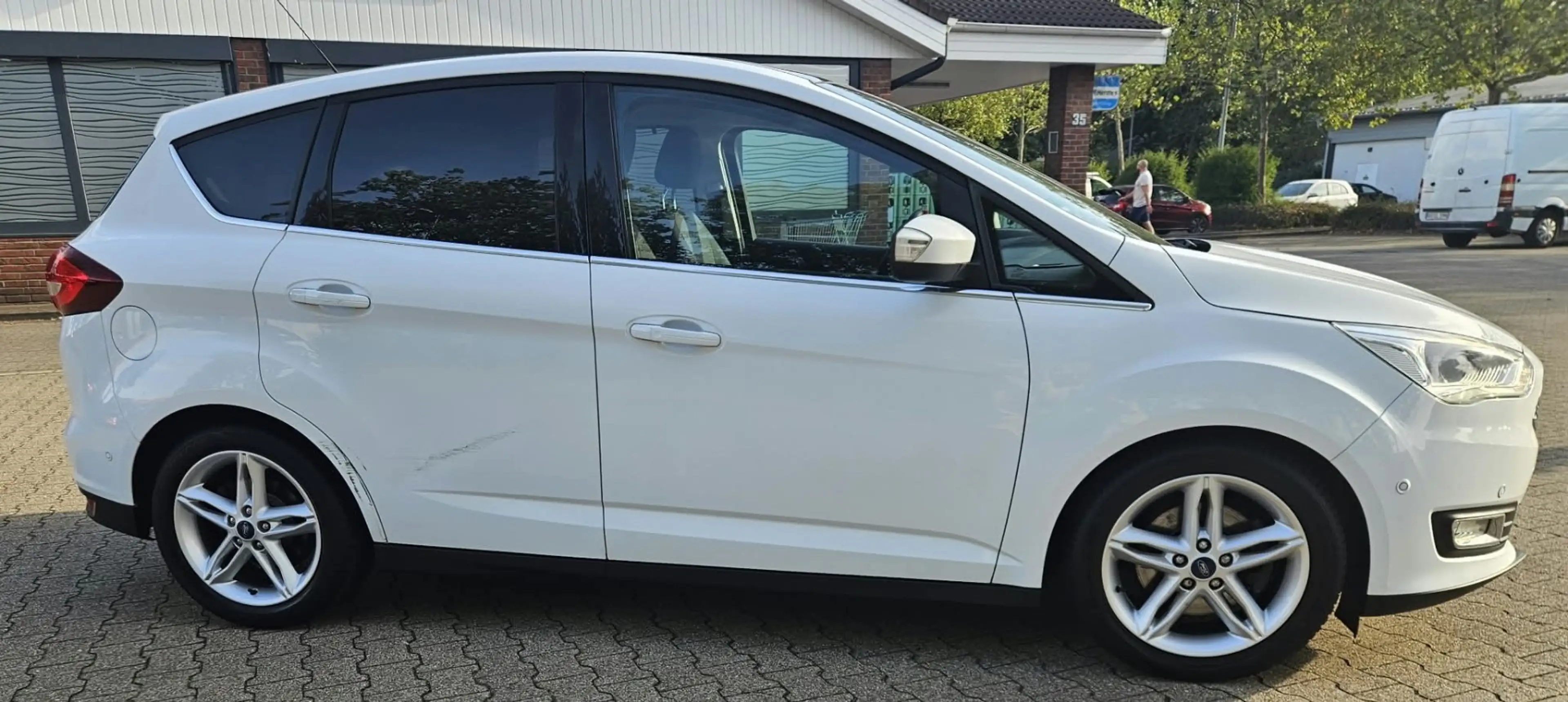 Ford C-Max Titanium — photo 6