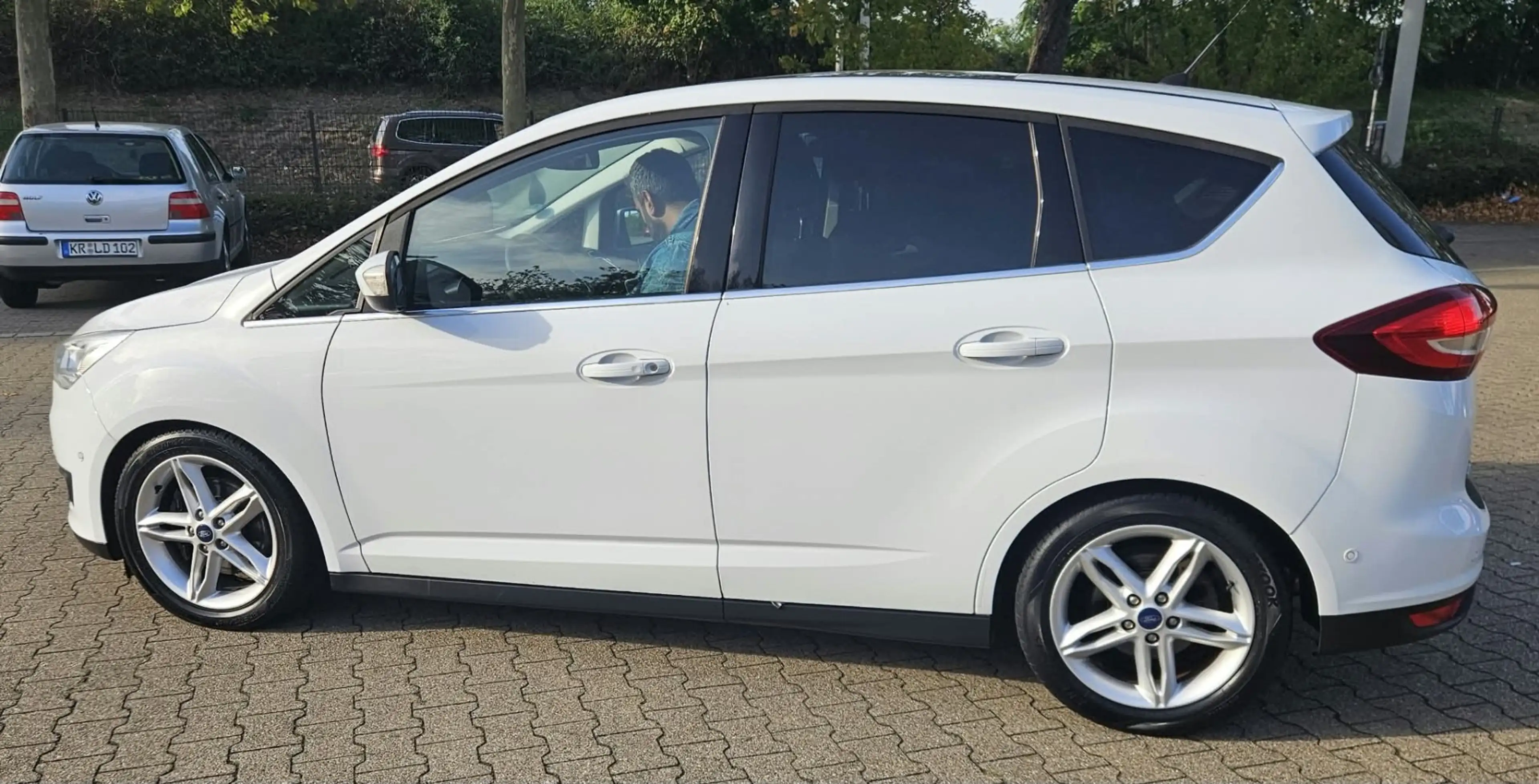 Ford C-Max Titanium — photo 7