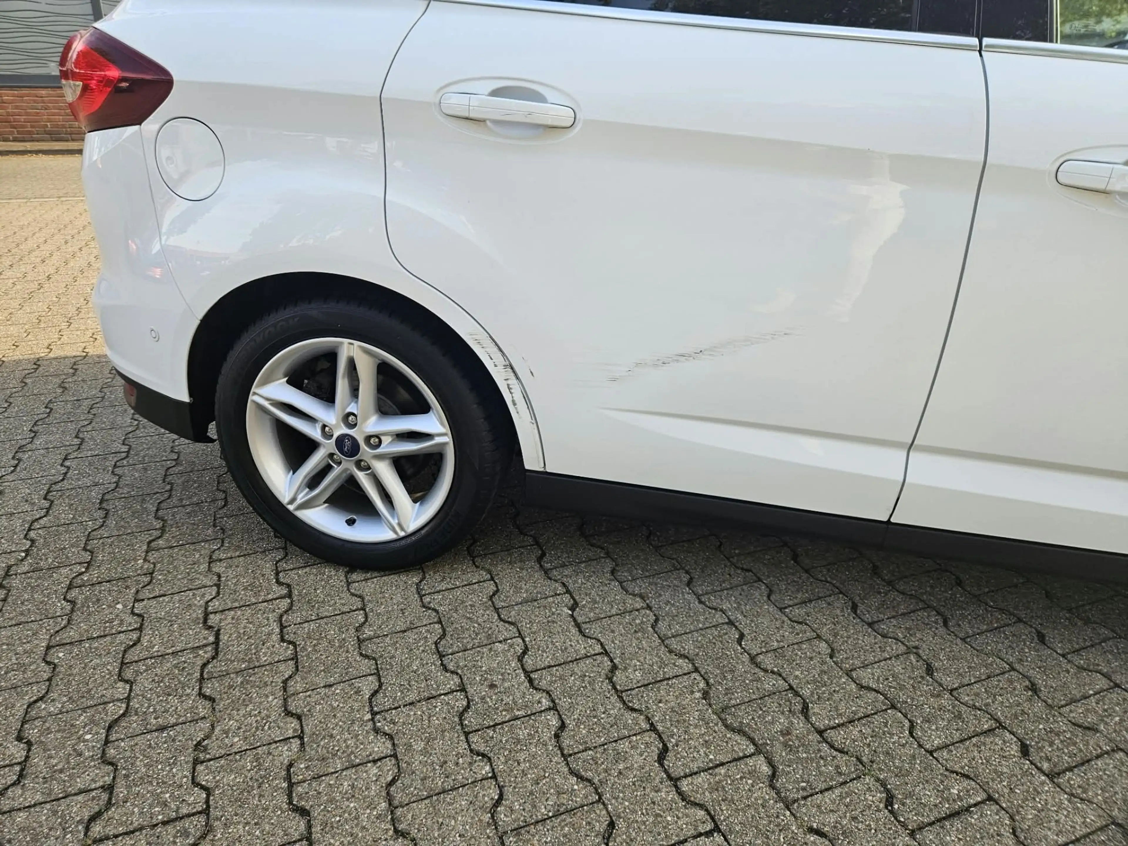 Ford C-Max Titanium — photo 8