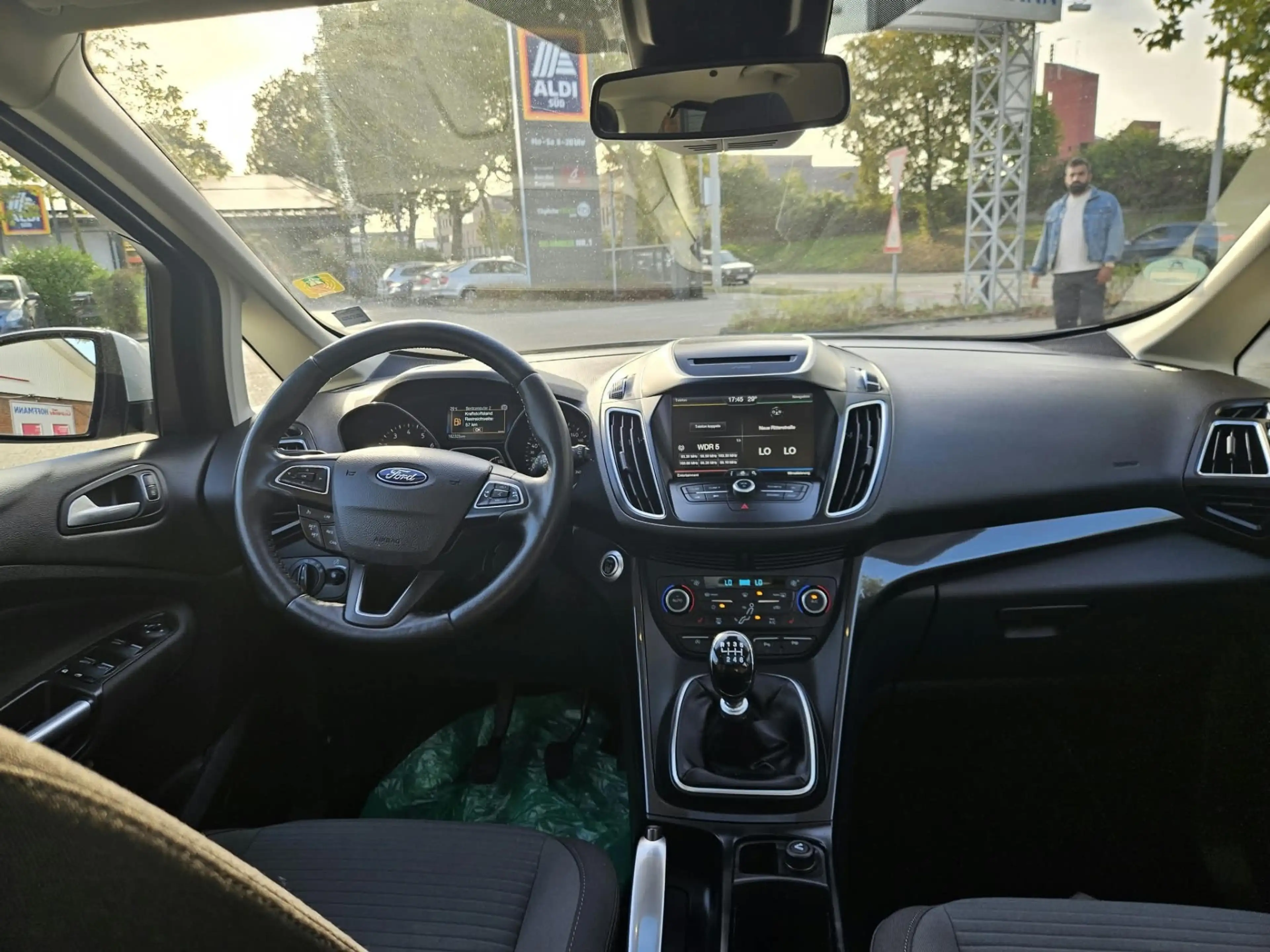 Ford C-Max Titanium — photo 14