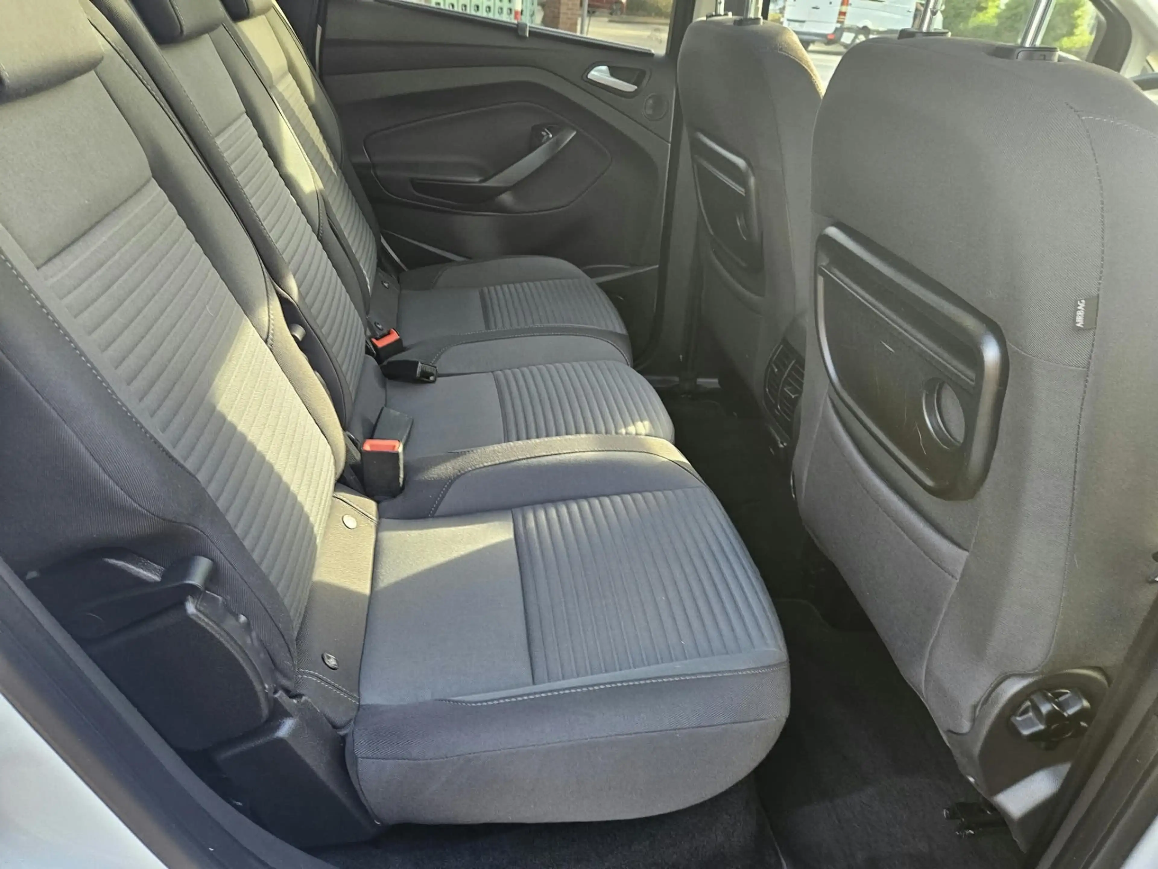 Ford C-Max Titanium — photo 12
