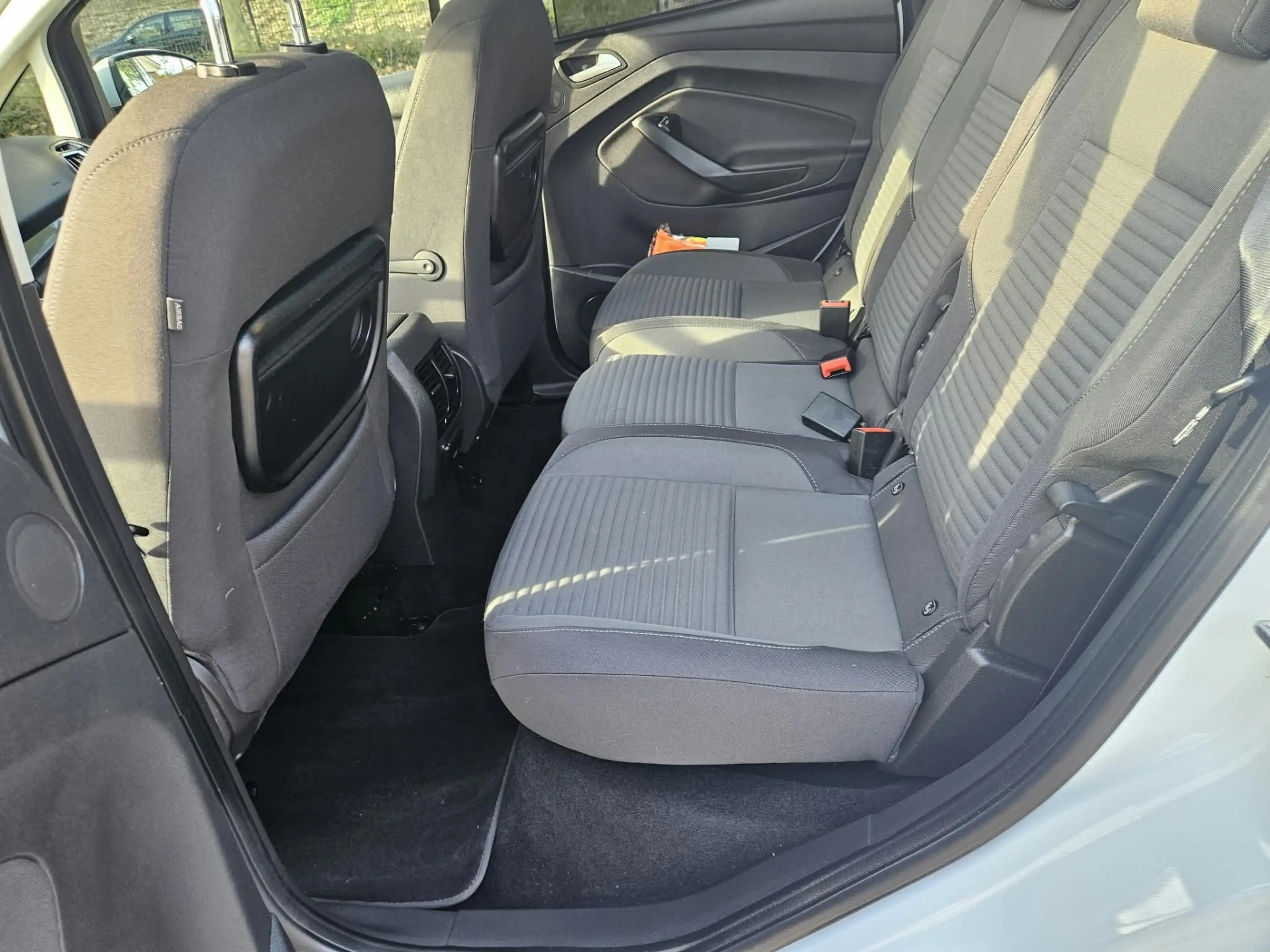 Ford C-Max Titanium — photo 13
