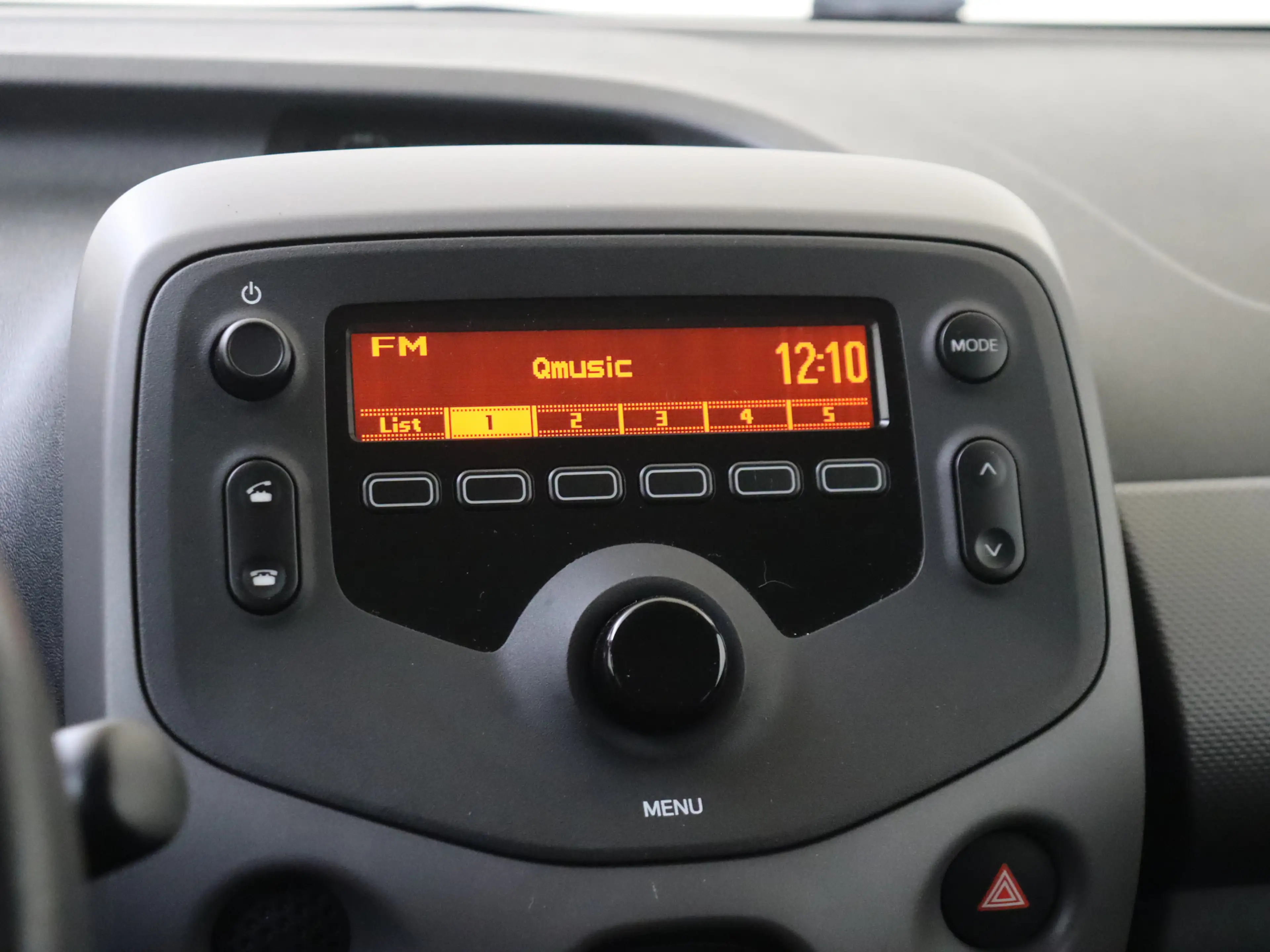 Peugeot 108 1.0 e-VTi Active — photo 14