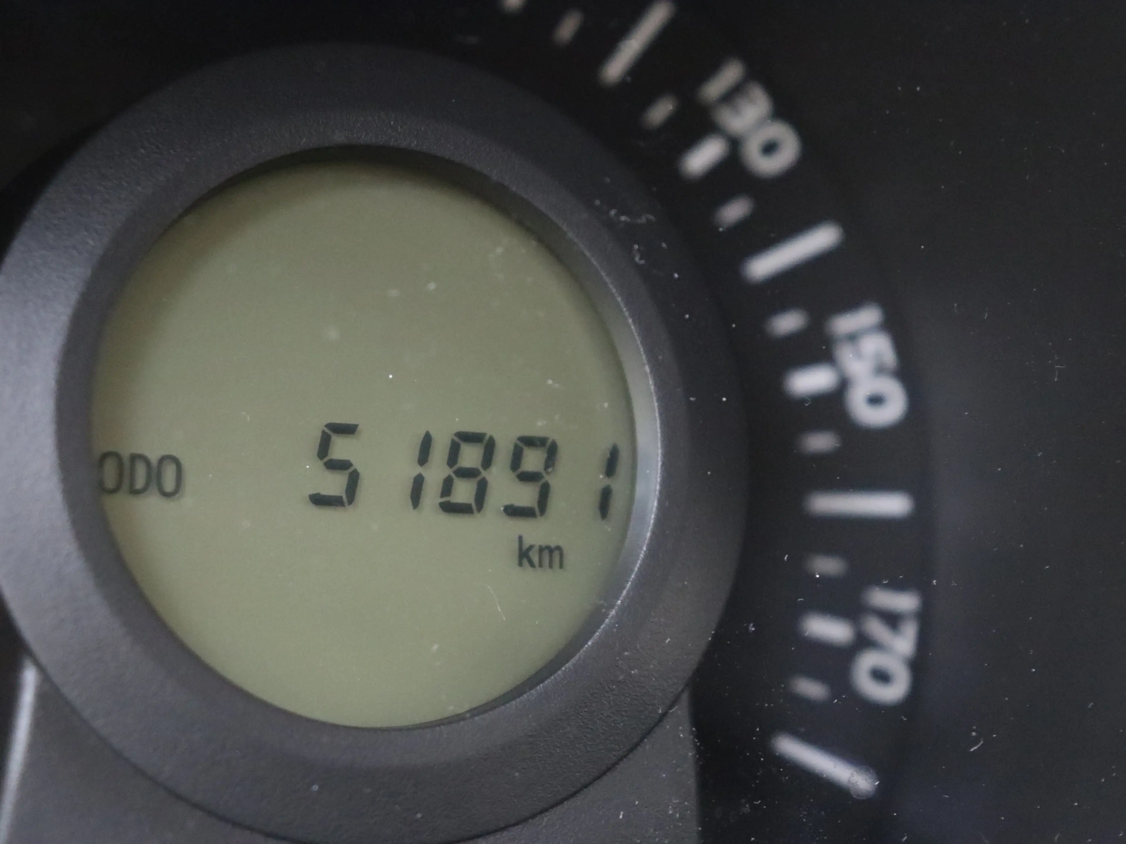 Peugeot 108 1.0 e-VTi Active — photo 9