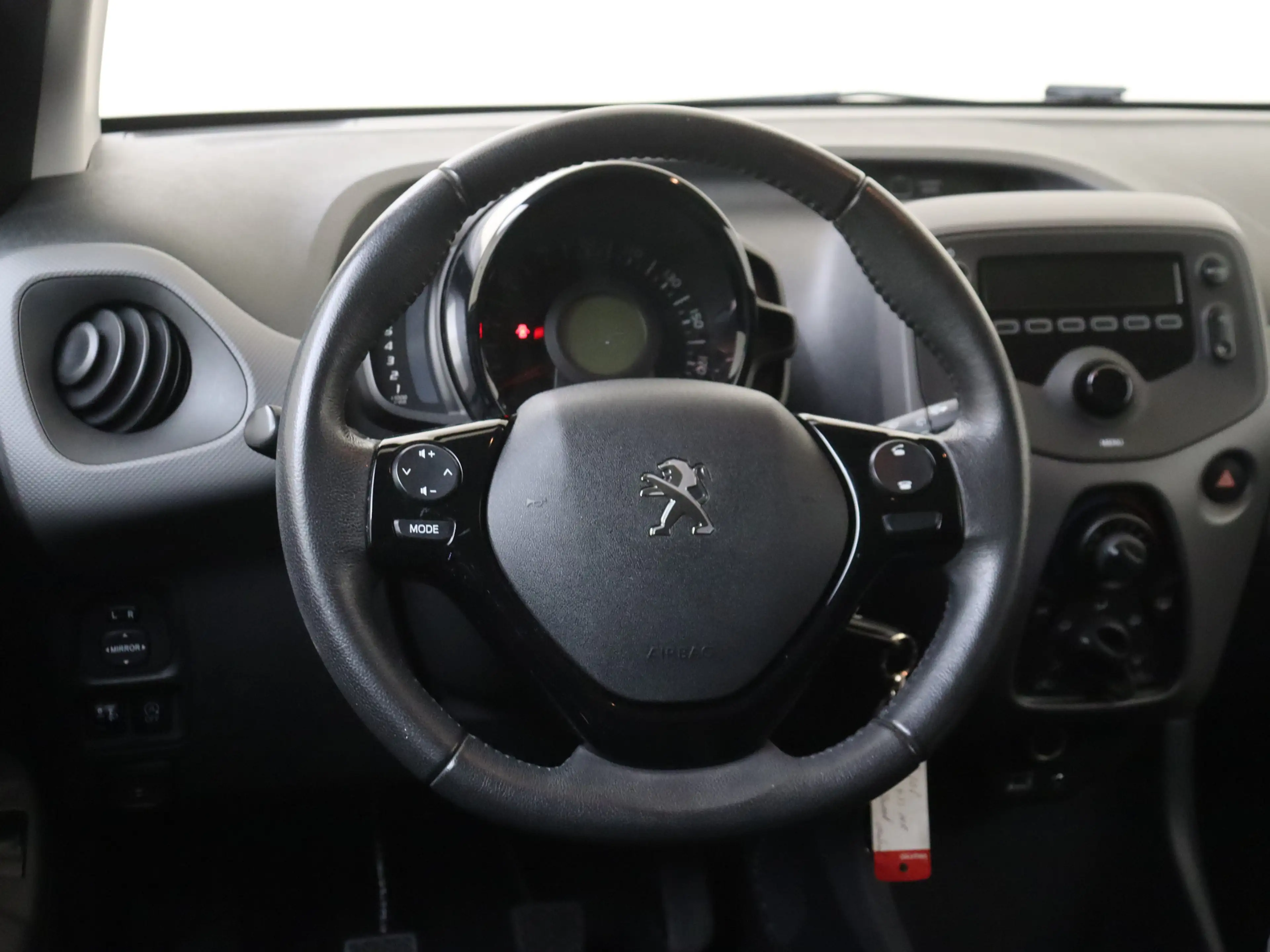 Peugeot 108 1.0 e-VTi Active — photo 6
