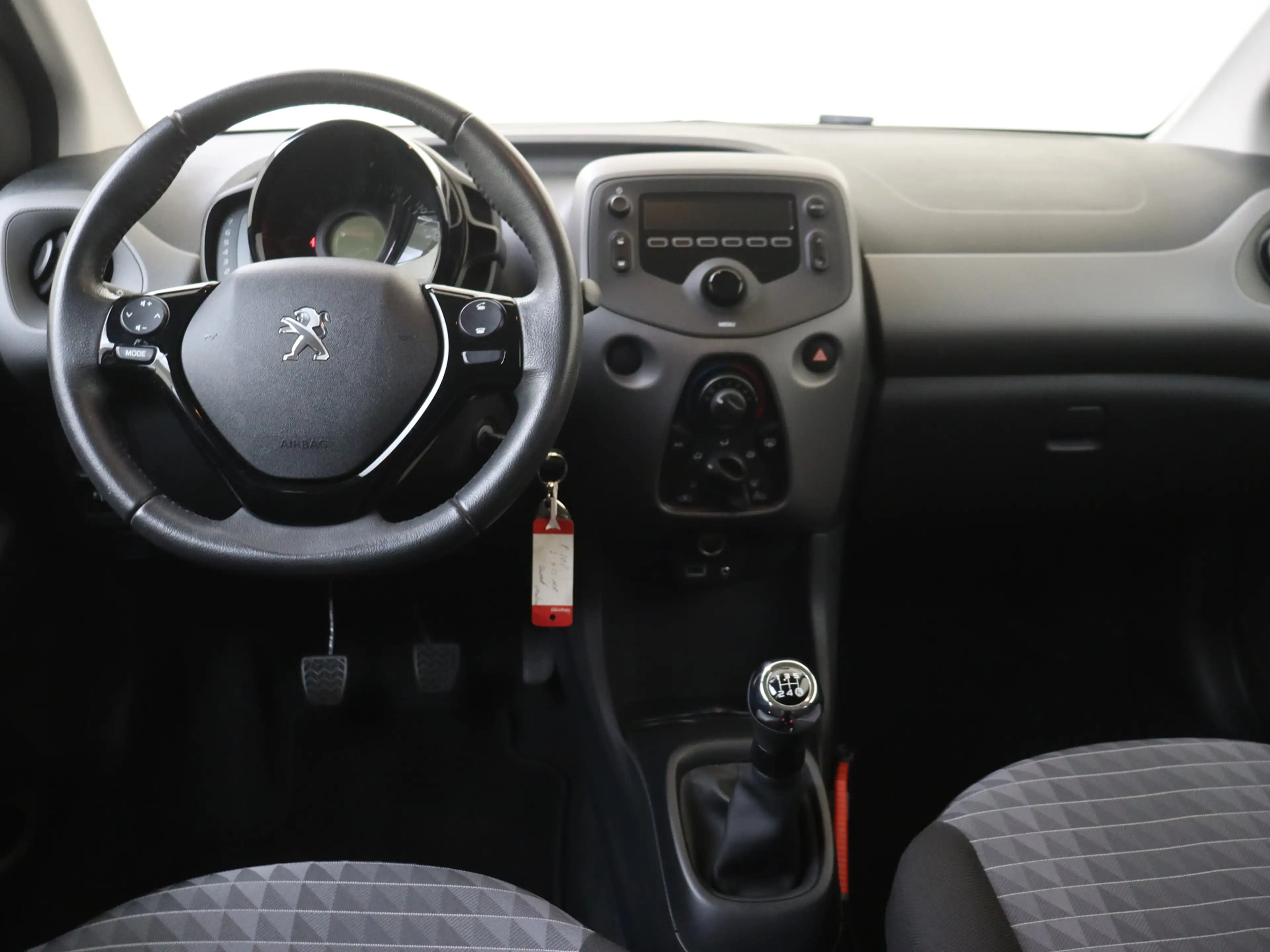Peugeot 108 1.0 e-VTi Active — photo 5