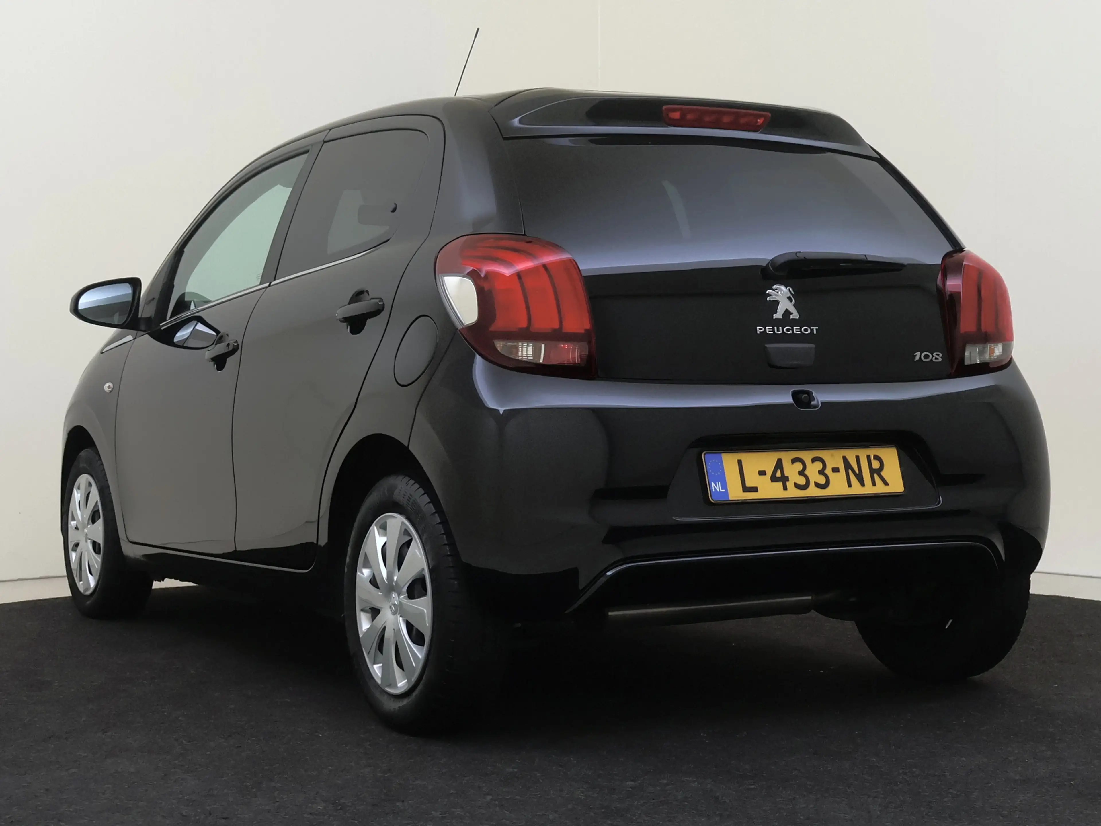 Peugeot 108 1.0 e-VTi Active — photo 4