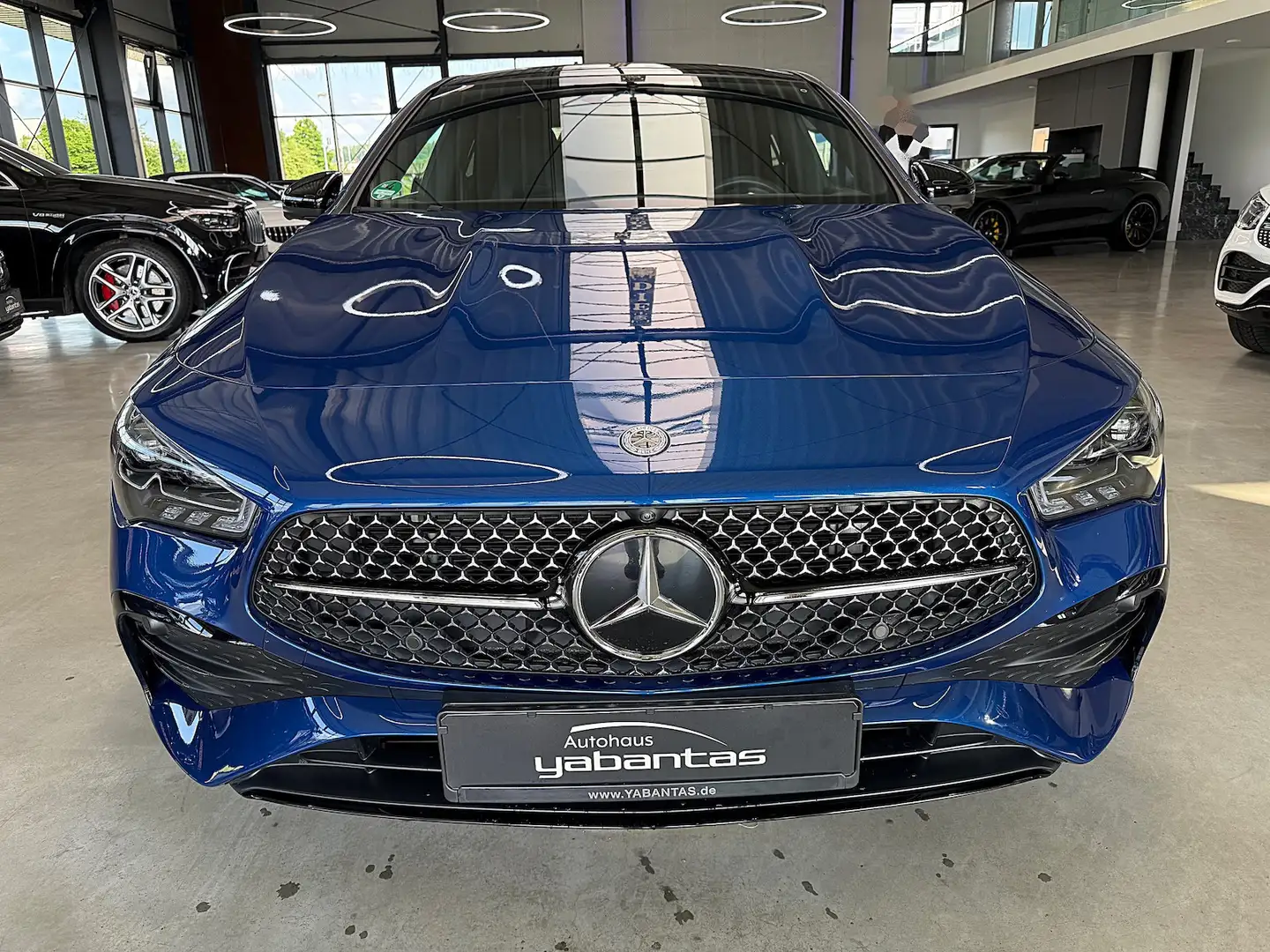 Mercedes-Benz CLA 200 d AMG PANO MEMORY SOUND KEYLESS 360° Kamera Modrá - 2
