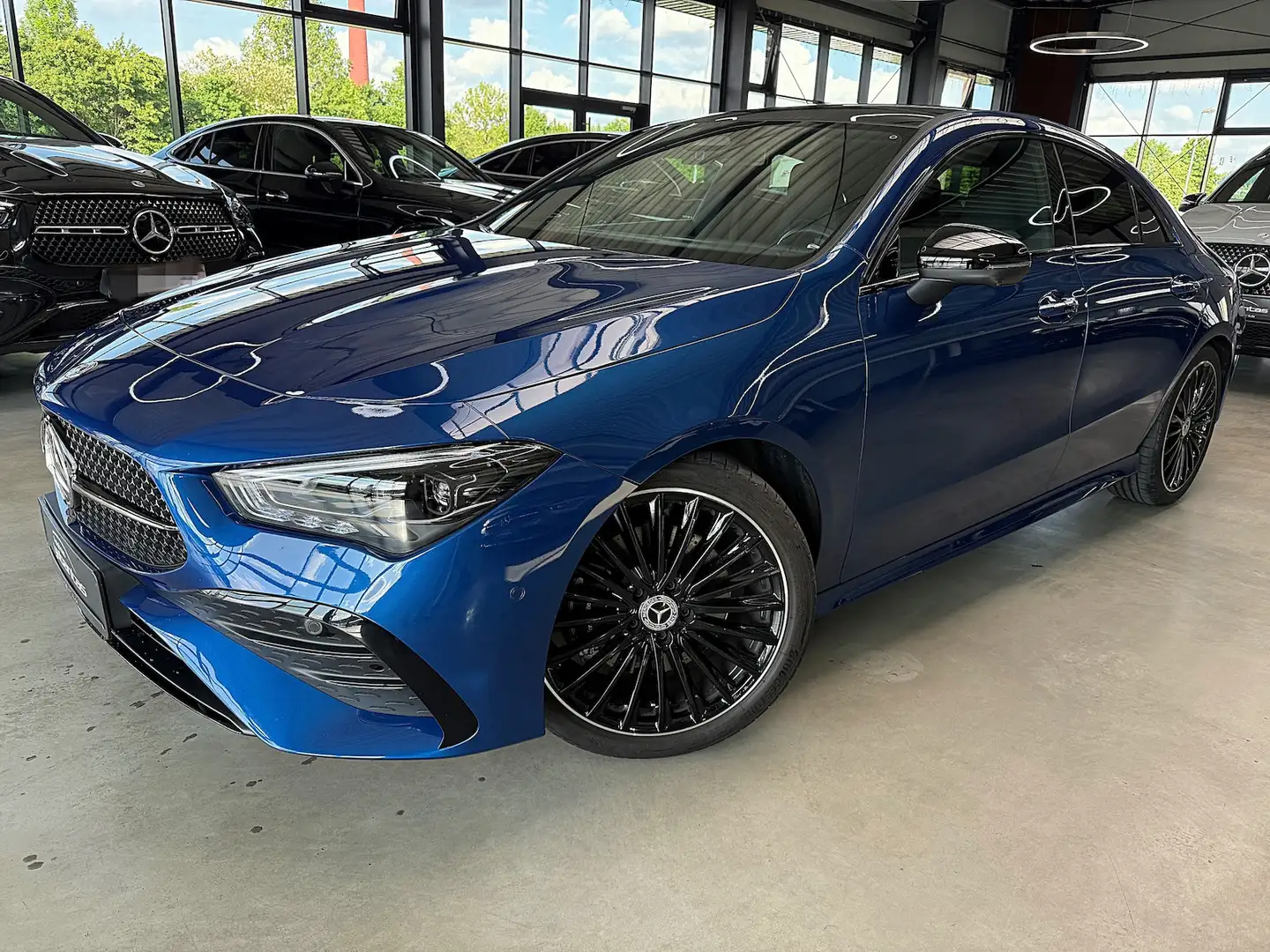 Mercedes-Benz CLA 200 d AMG PANO MEMORY SOUND KEYLESS 360° Kamera Modrá - 1
