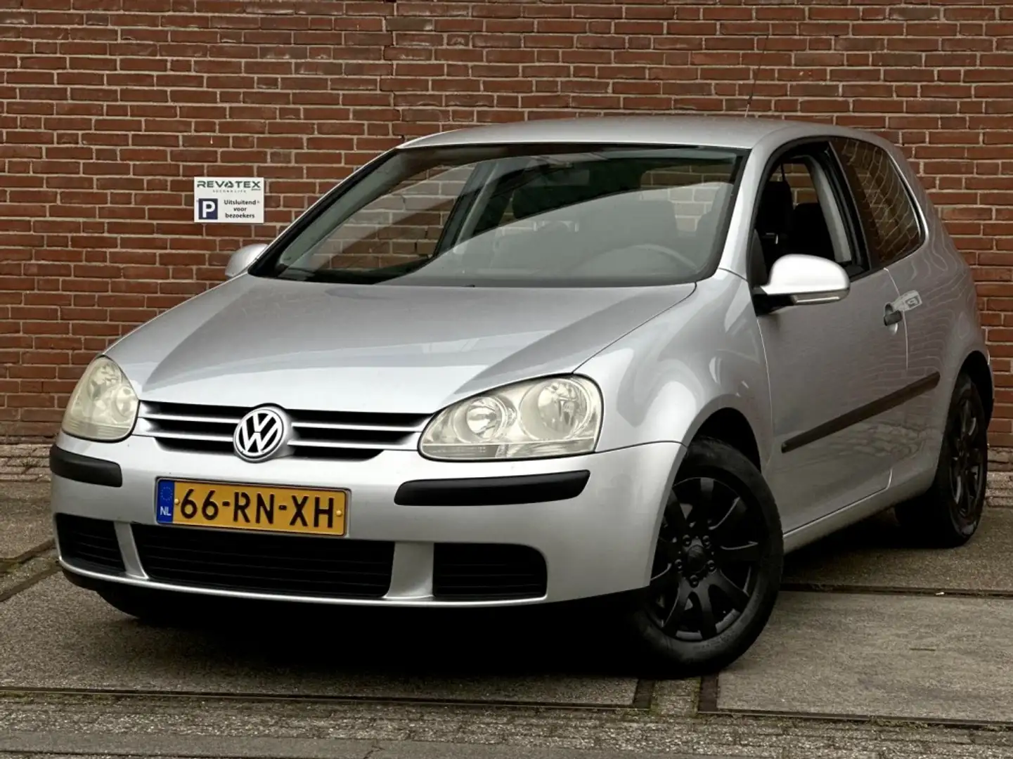 Volkswagen Golf 1.6 FSI Comfortl |Clima |Navi |CruiseC Grijs - 1