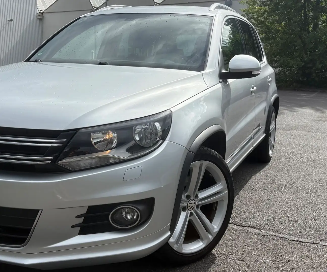 Volkswagen Tiguan Sport &Style 4Motion R-Line Black Edition Plateado - 2