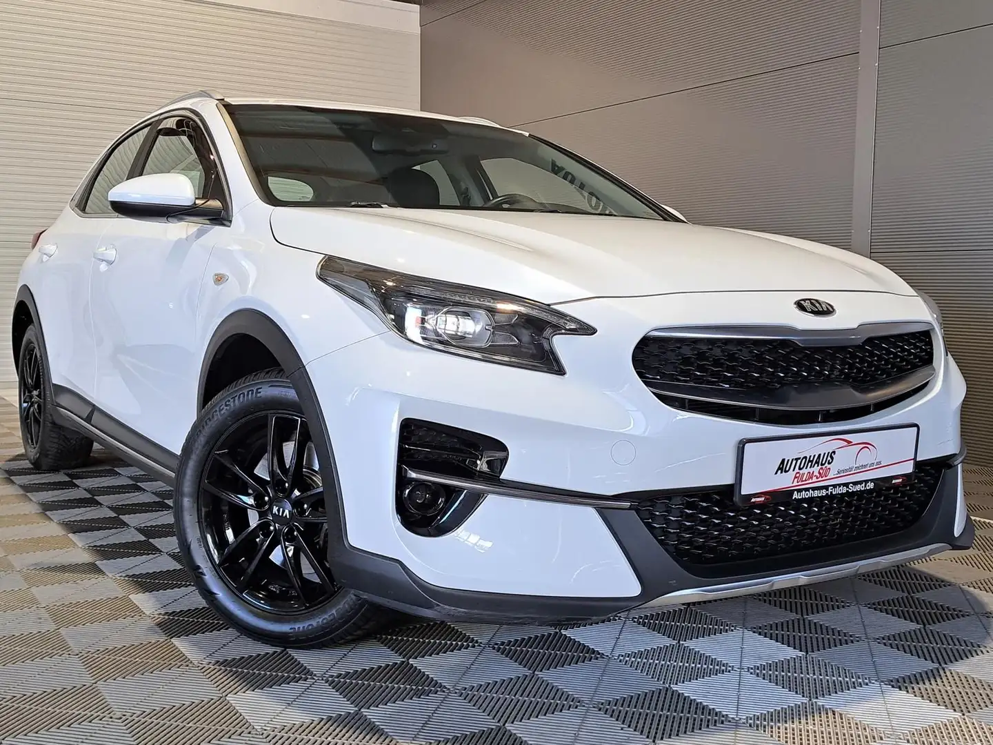 Kia XCeed 1.4 TGDI JBL Sound Edition°RFK°DAB°Spur°BT Weiß - 1