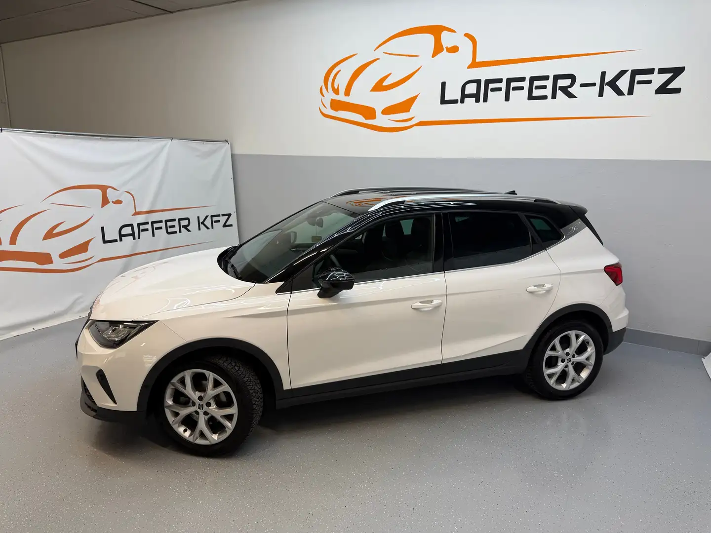 SEAT Arona 1,0 Eco TSI FR Austria KLIMAAUTO SITZHZG TEMP APP Weiß - 2