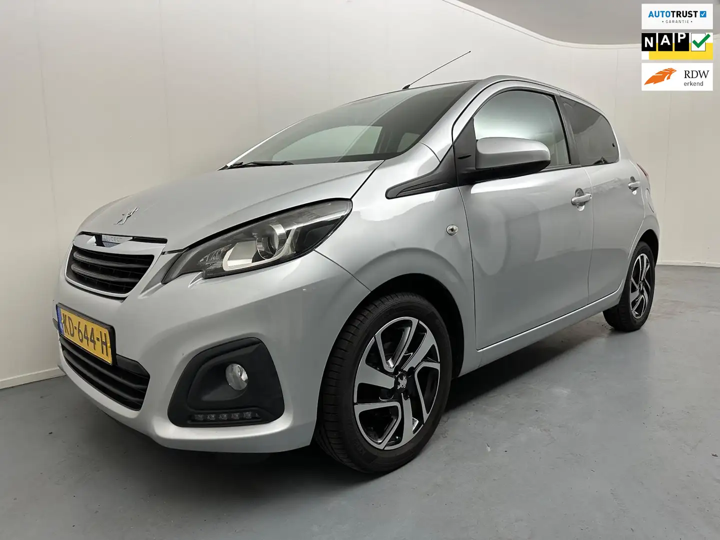 Peugeot 108 1.0 e-VTi Active | Airco | 15" Lmv | Led | Nap Grijs - 1