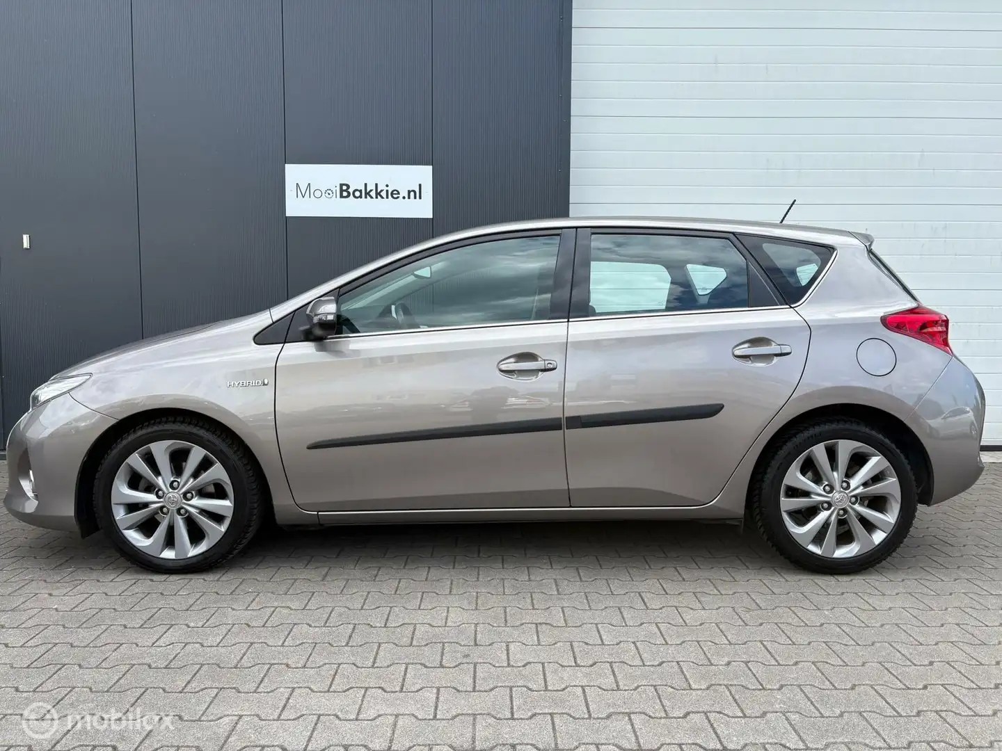 Toyota Auris 1.8 Hybrid Exec. Camera / Clima / NL / Netjes! Gris - 2