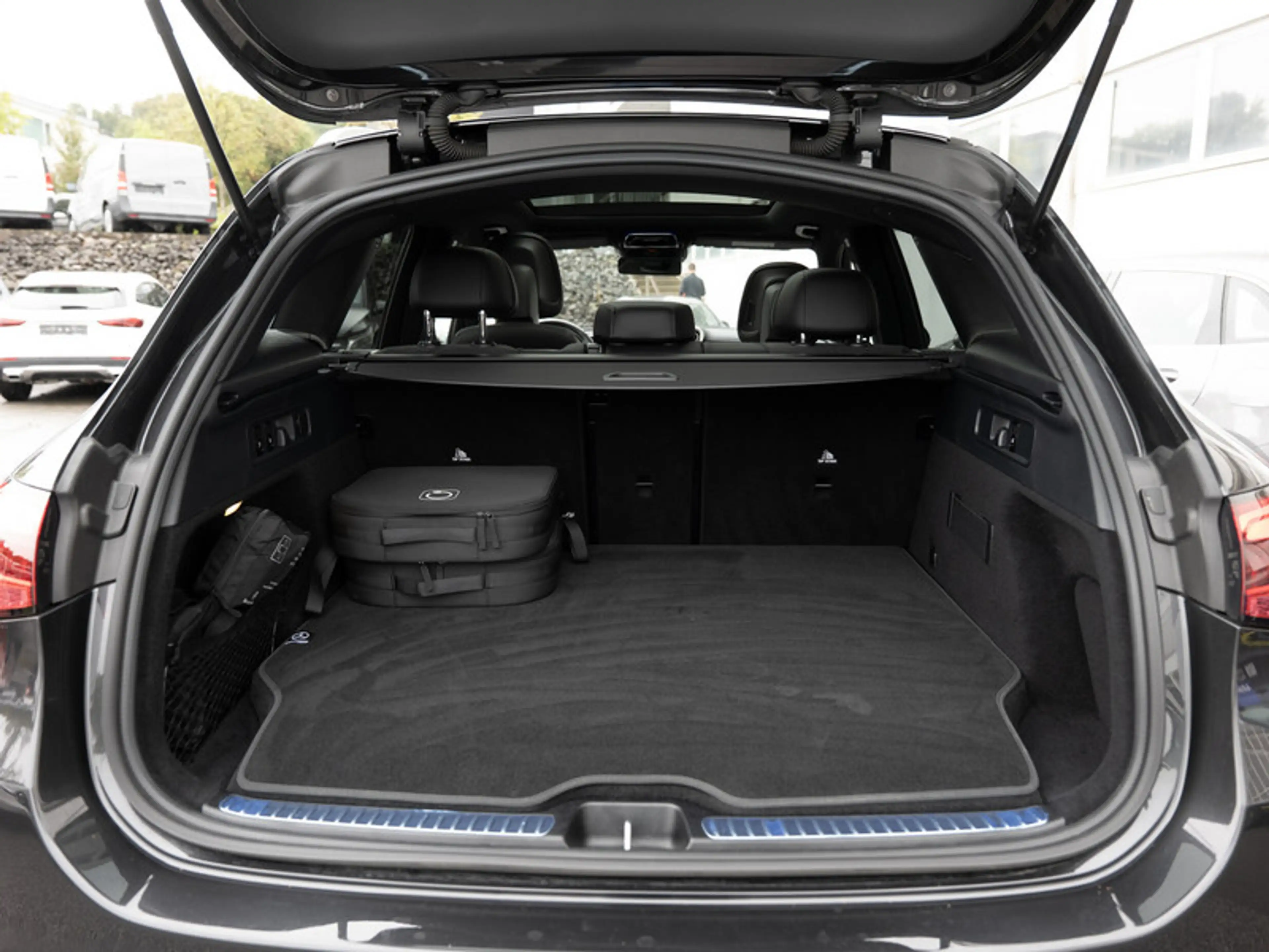 Mercedes-Benz GLC 400 e 4M AMG-Sport/Technik/Pano/Burm/AHK/20" — photo 7
