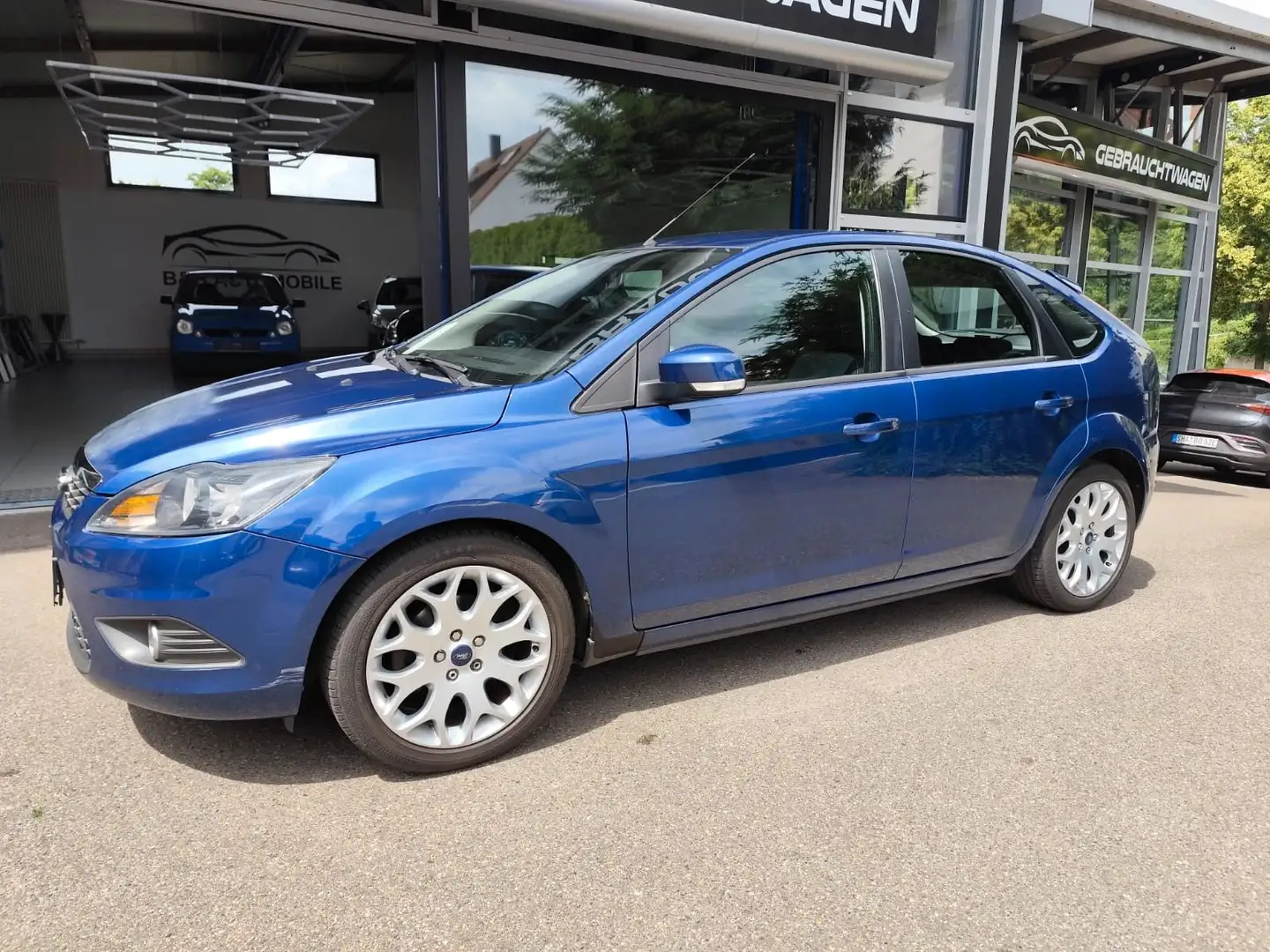 Ford Focus Lim. Sport Blau - 1