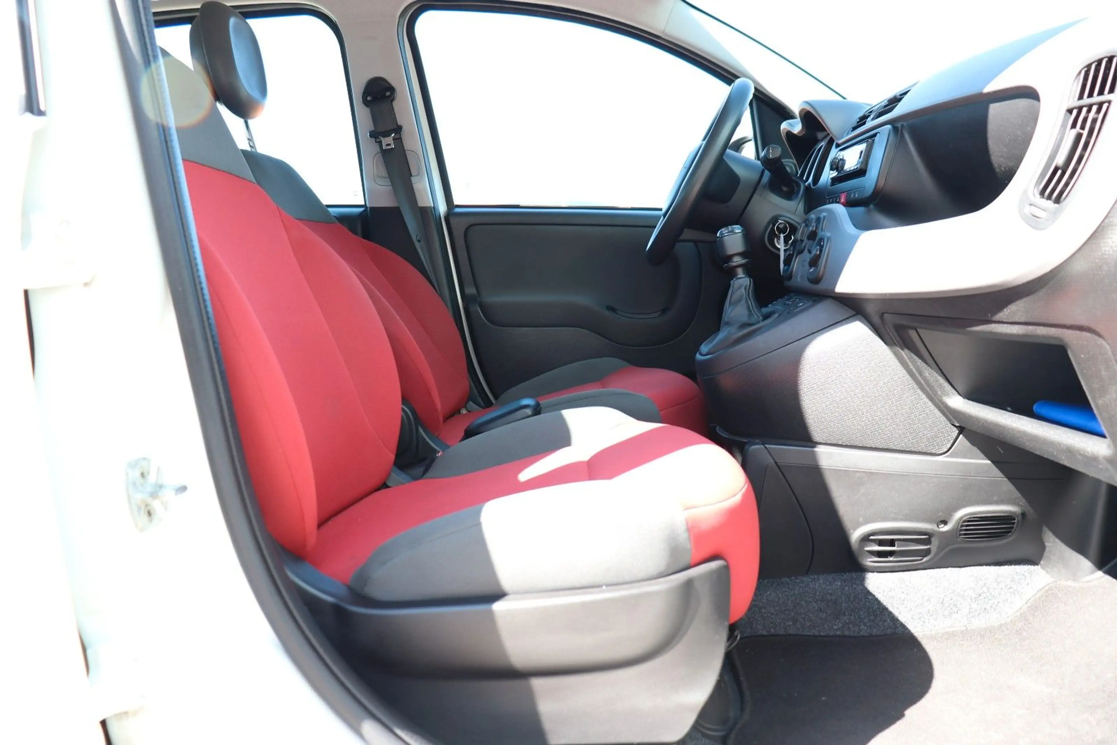 Fiat Panda Pop, Klimaanlage, Audiosystem — photo 14